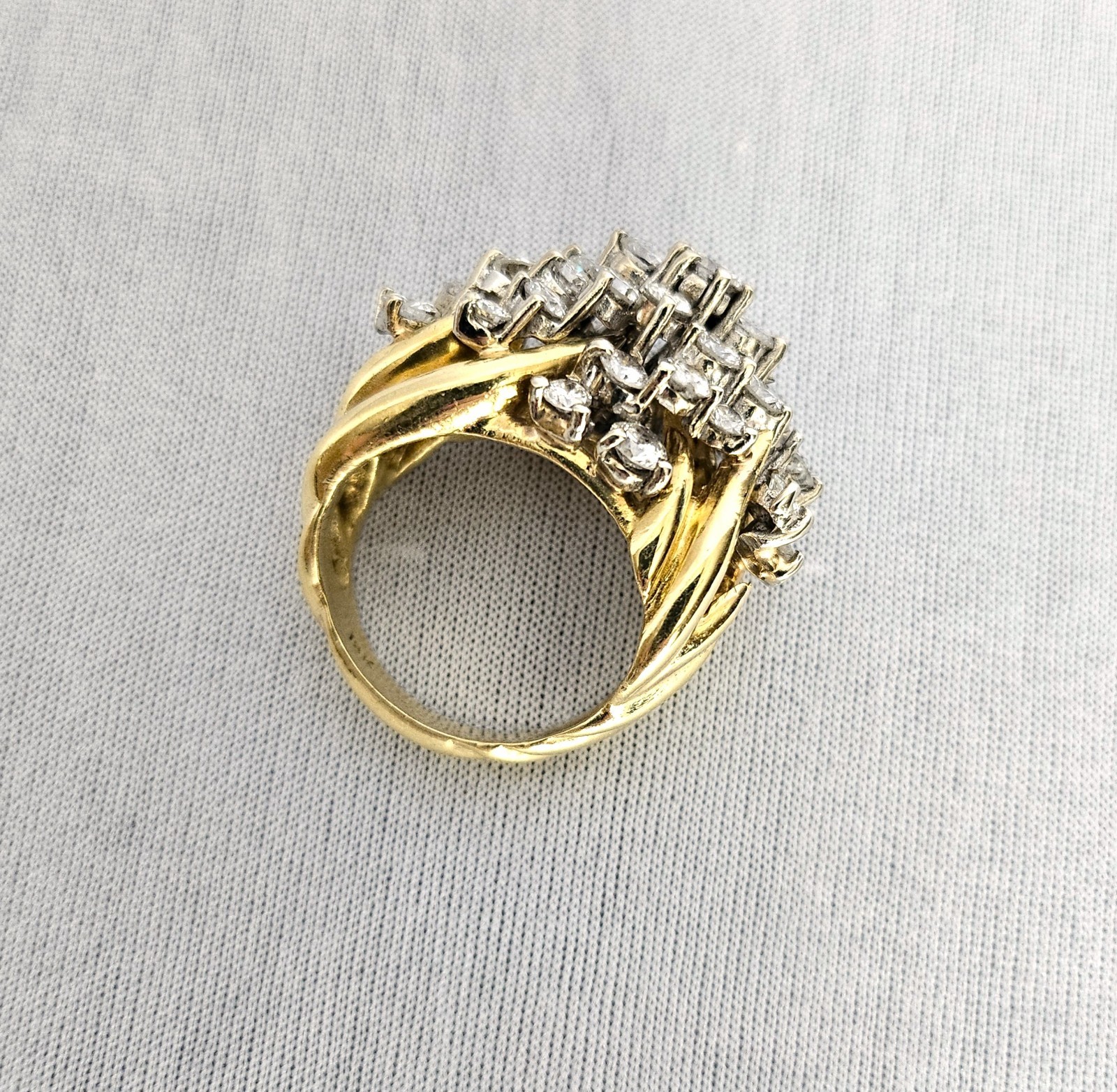 VVintage 18K Gold 3.49 CTW Diamond Cluster Ring H-I SI1-2 Size 6 Estate
