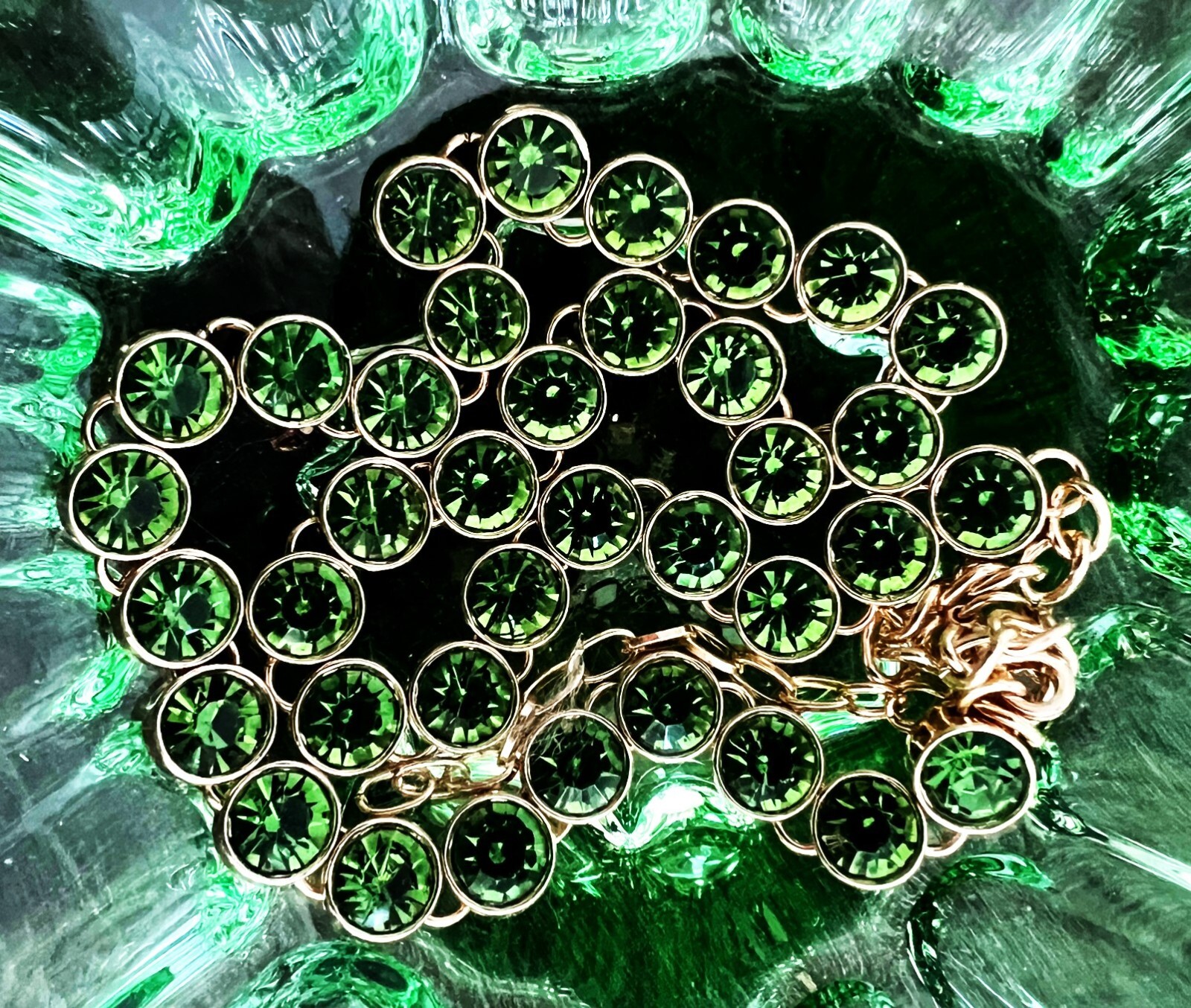 Vivid Jewel Tone Green Austrian Crystal Tennis Necklace Brass Gorgeous 18 inch
