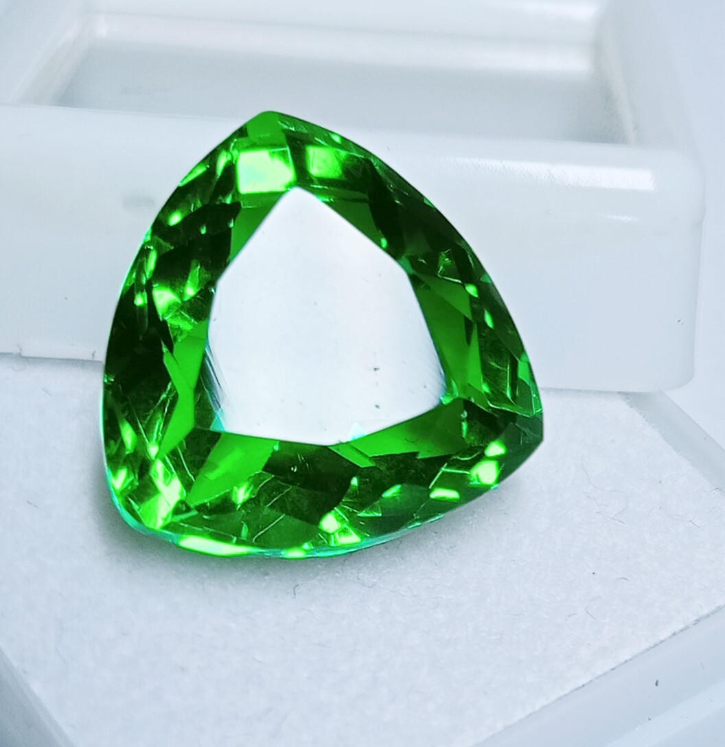 Natural Tsavorite Garnet Trillion Green Color 13.45 Ct Certified Loose Gemstone