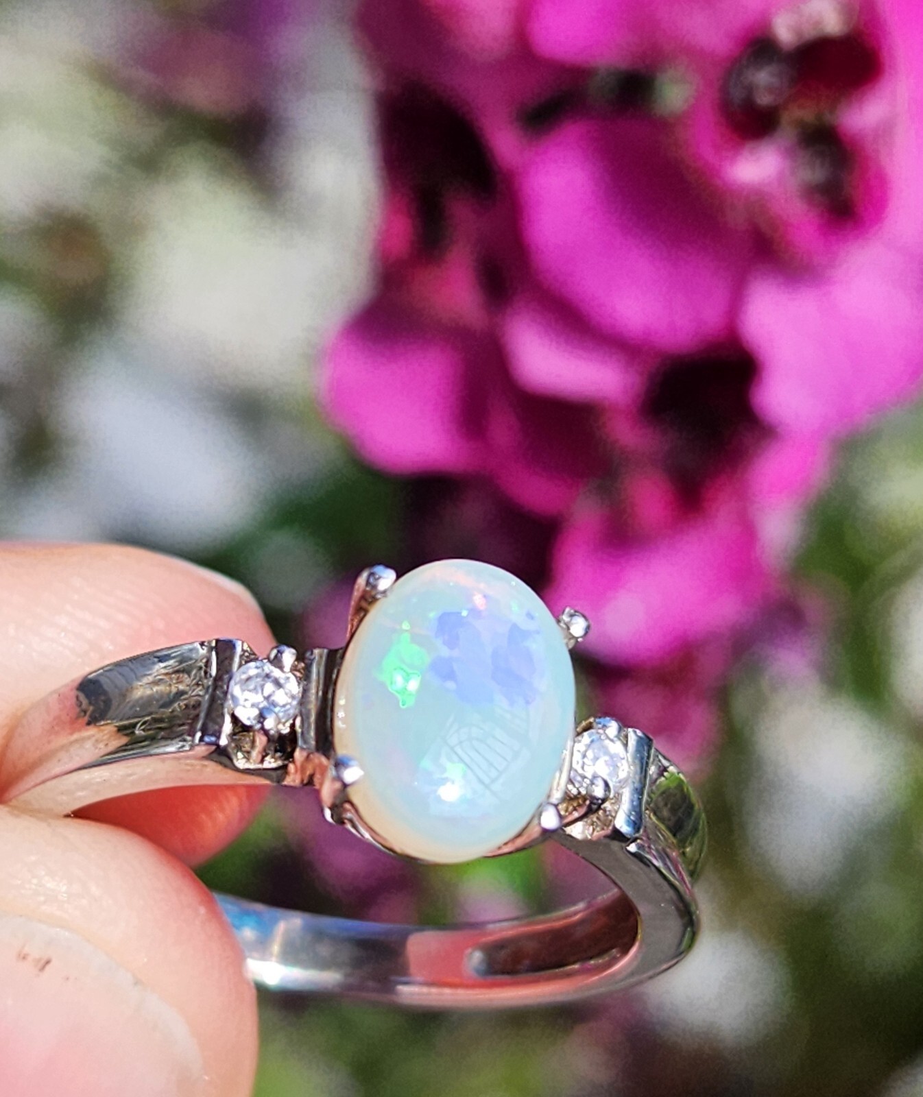 Opal Ring Silver .925 band prong setting approx size 8 / 56-58mm