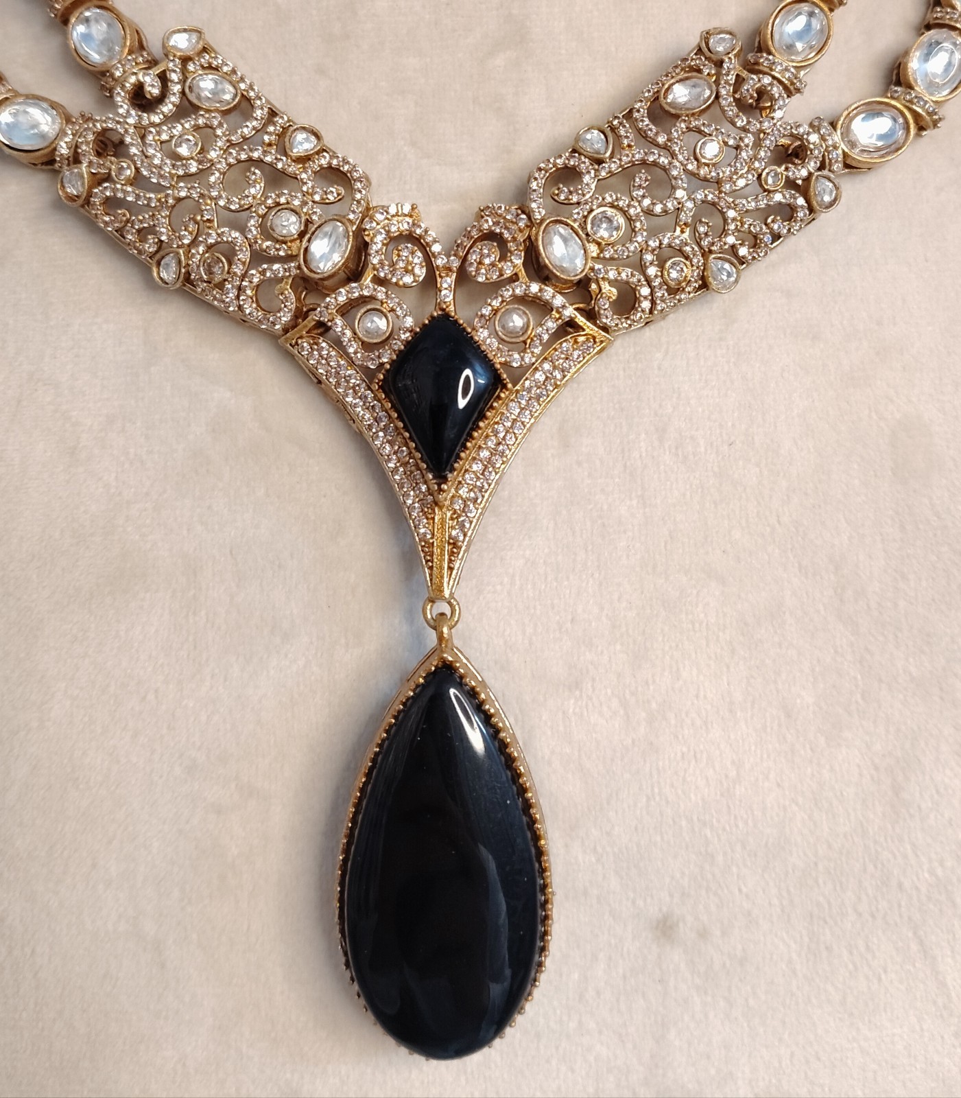 Mehar Indian Bridal Black Onyx Kundan Necklace with Kundan Pendant Roz Jewell