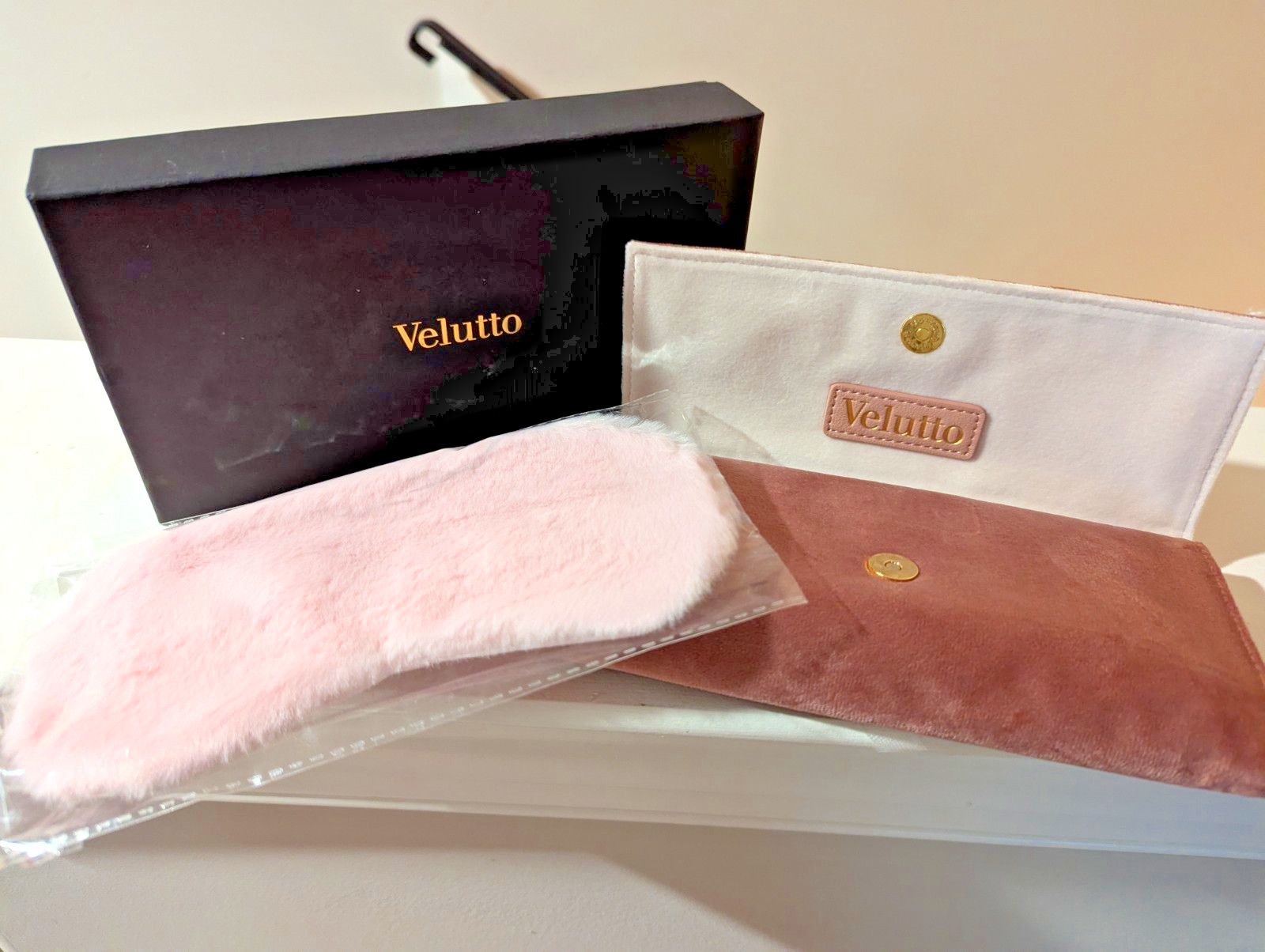 Velvet Travel Jewelry Organizer Bag Anti-Tangle Foldable Roll Case + Eye Mask !!