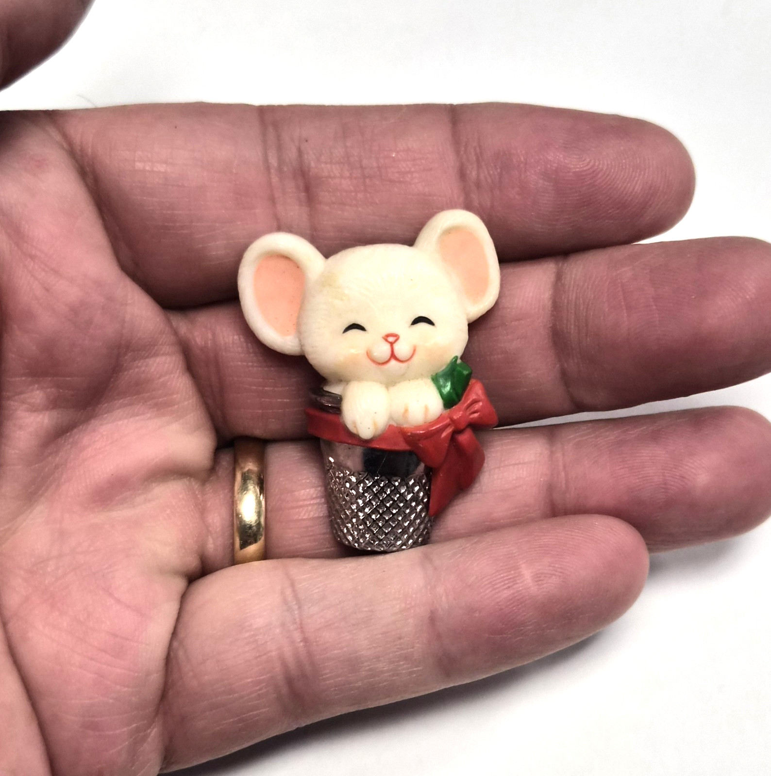 Vintage Signed 1983 Hallmark Cards Christmas Mouse in Thimble Pin / Brooch