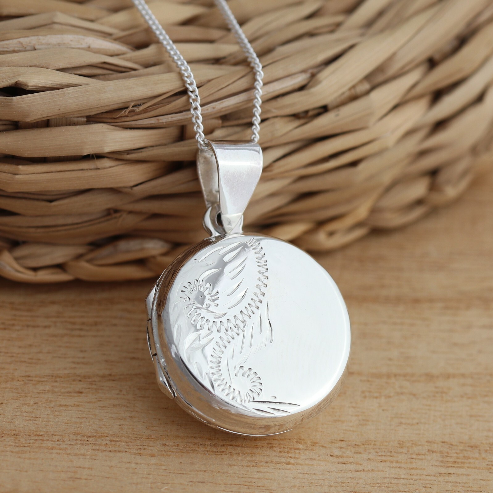 Solid 925 Sterling Silver Engraved Round Photo Locket Pendant Necklace Gift Box