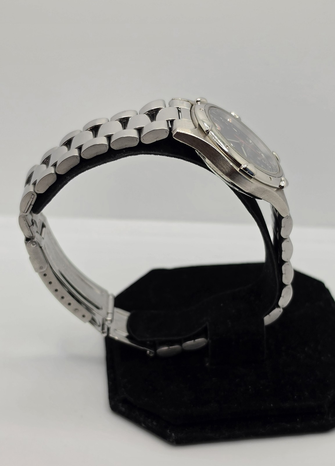 Wenger Watch S.A.K Design Men’s Quartz 100m 37.4mm Black Dial Date Stainless