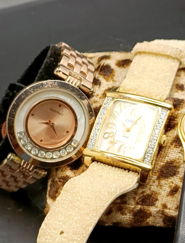 Job Lot Bundle of 5x Ladies Gold Tone Quartz Watches Inc AVIA UNTESTED LOT F