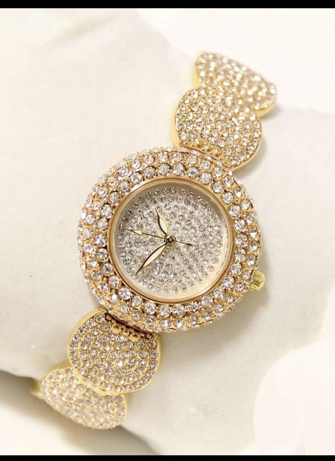 Causal Luxury Fashion Gold Watch for women for Valentine’s Day