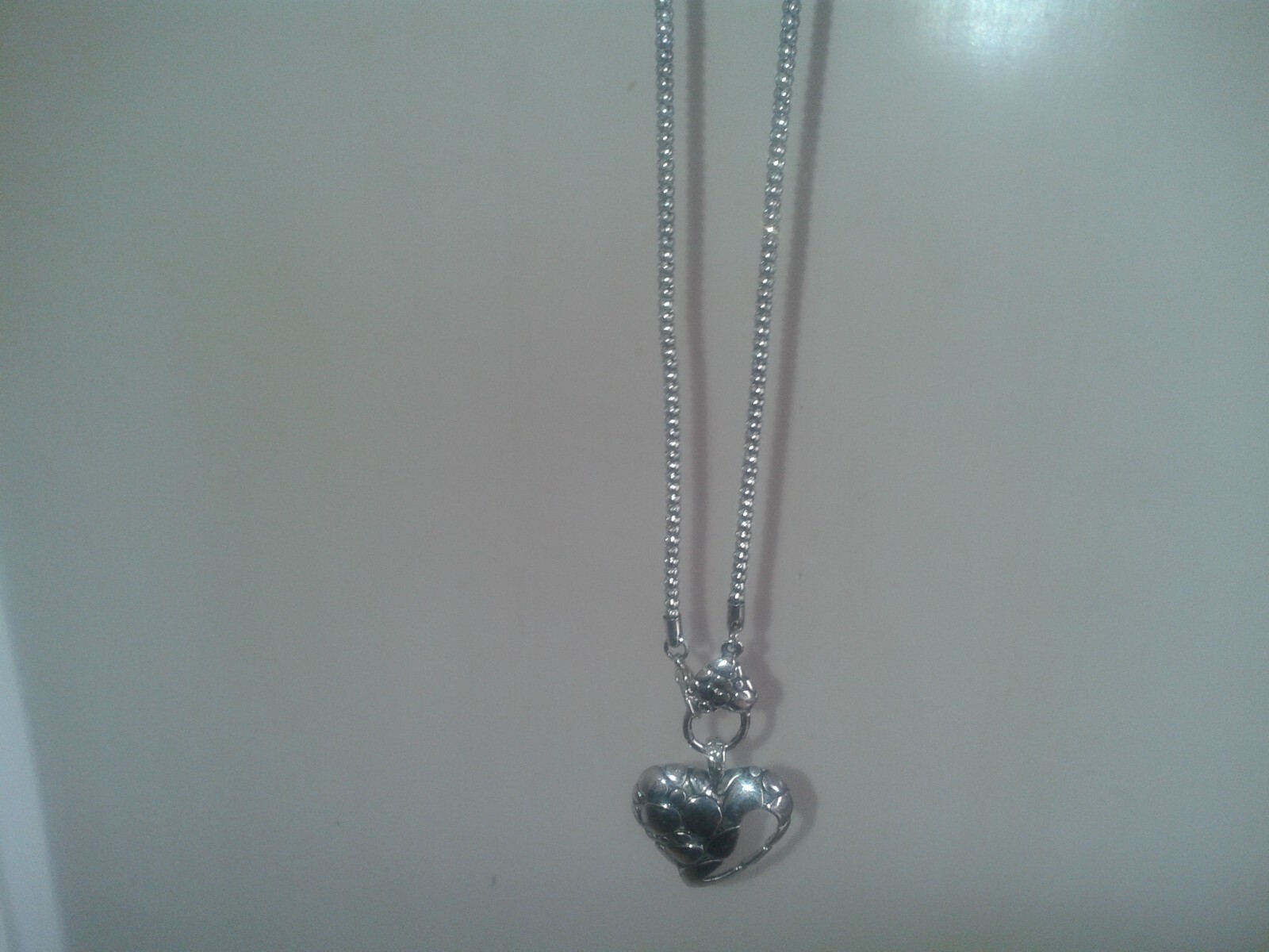 2016 Silver tone love heart, abstract shape pattern, pendant necklace. (A20b7)