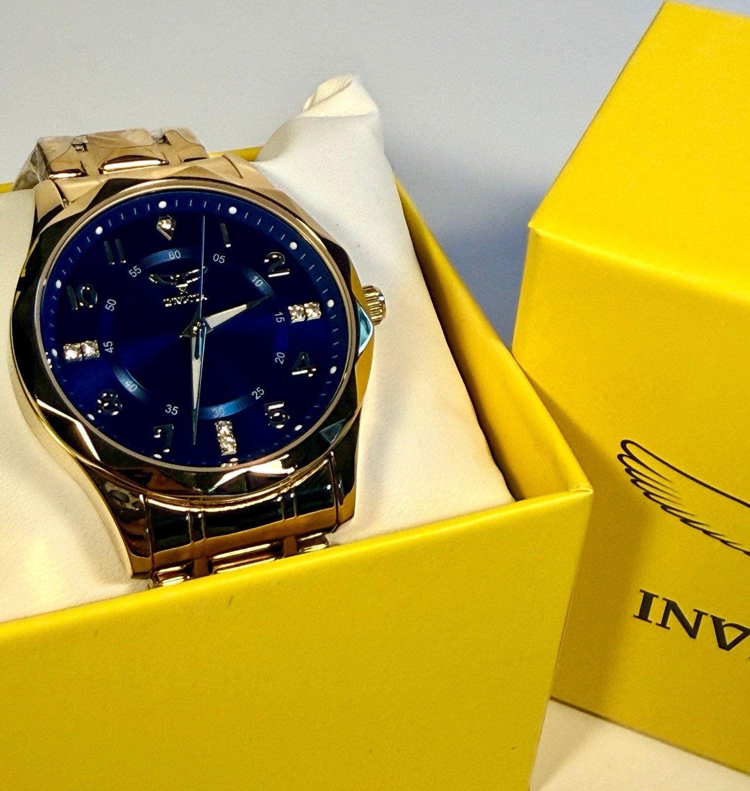 69020 Invicta Specialty I Blue Dial Gold Tone Stainless Steel 41mm Mens Watch