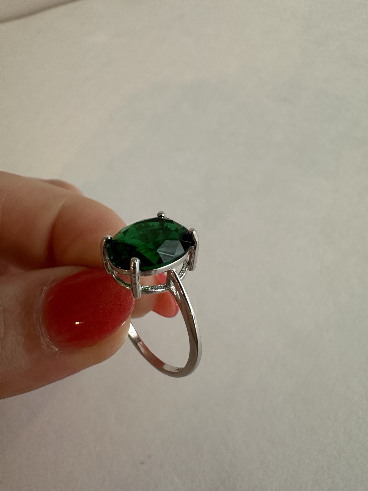 925 Sterling Silver Emerald-Colored Solitaire Ring Size 8