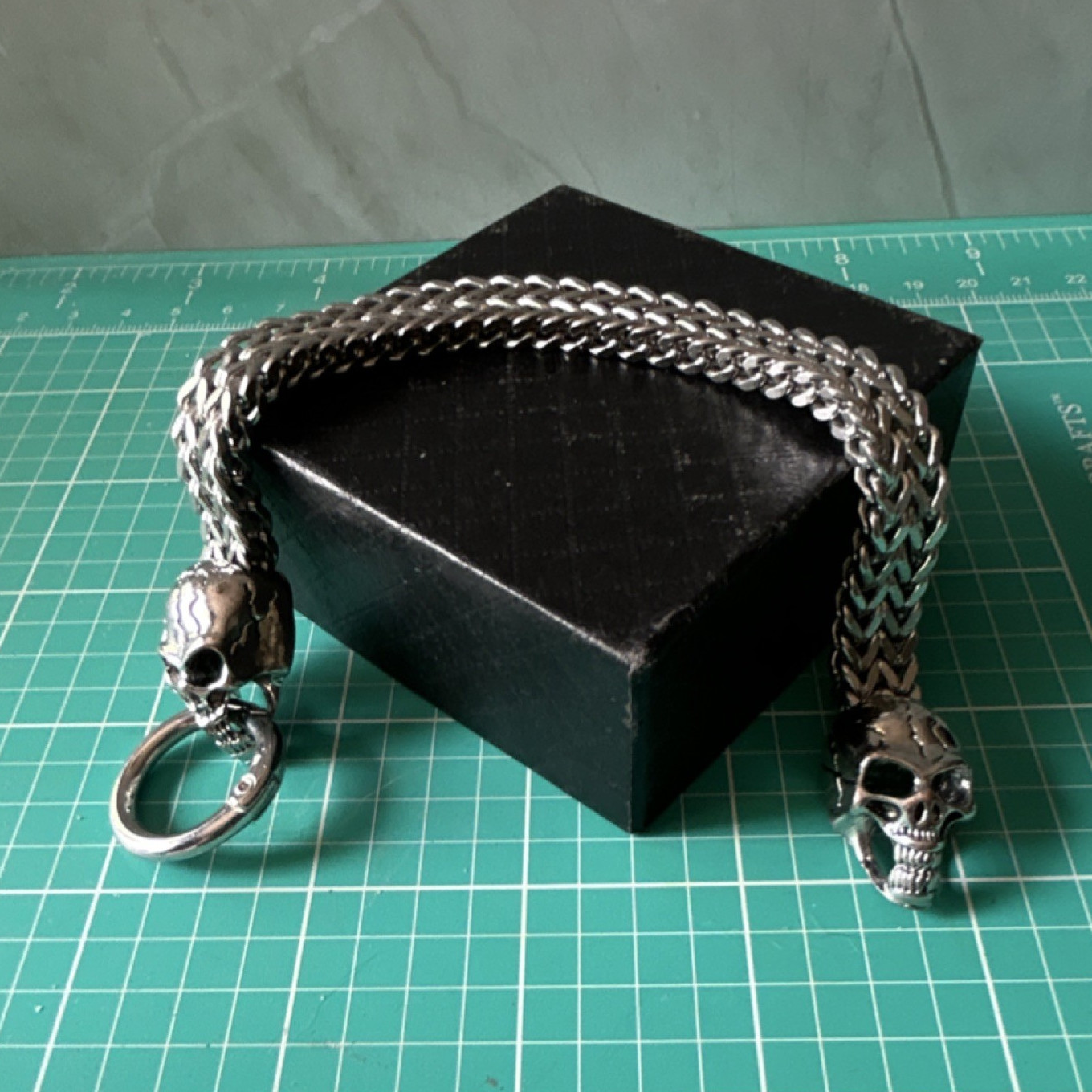 Men’s Silver Tone Cuban Link Skull Chain Bracelet Stainless Steel 9in