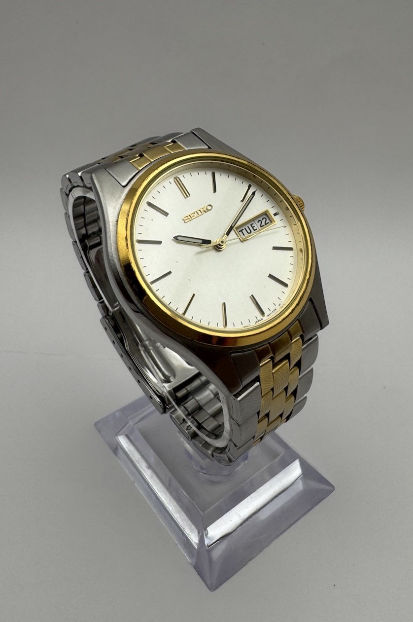 1998 Vintage Seiko Quartz Day-Date Two-Tone Men’s Watch – Seiko 7N43 Movement