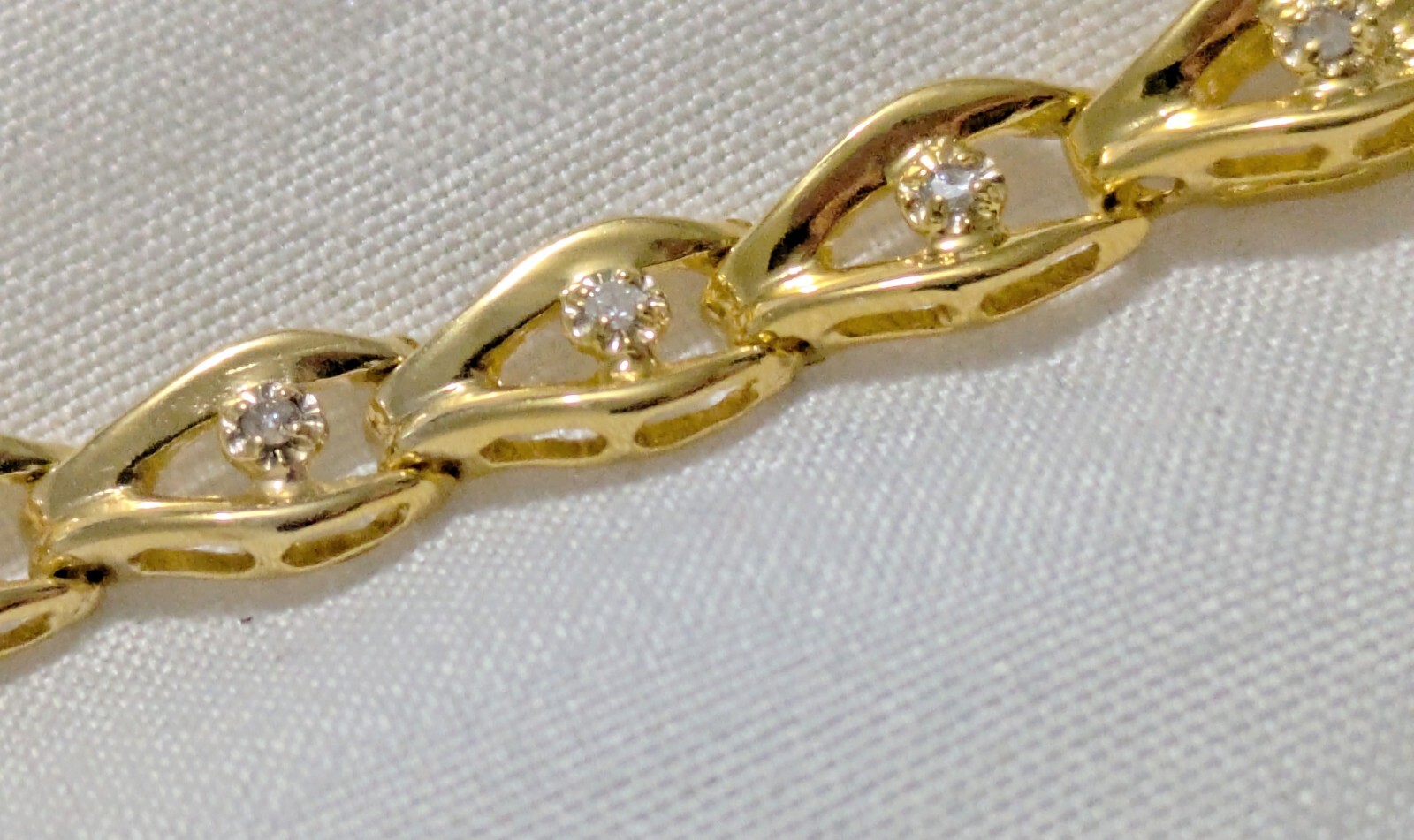 ESTATE DIAMOND 14KT YELLOW GOLD TENNIS BRACELET 8.8grams