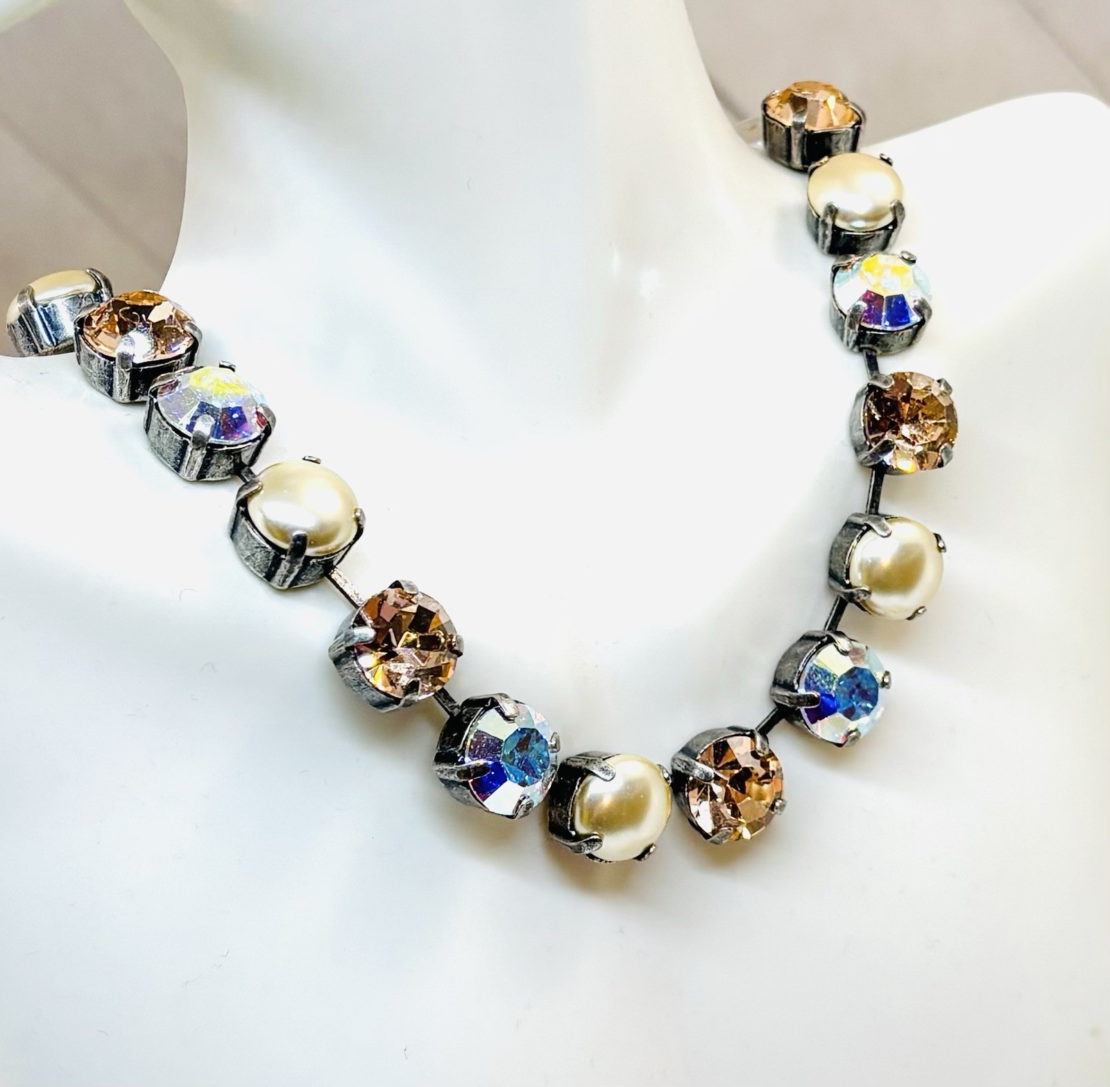 10mm Antique Silver Plated Peachy Cream Cup Chain Necklace with Lt Peach Stone