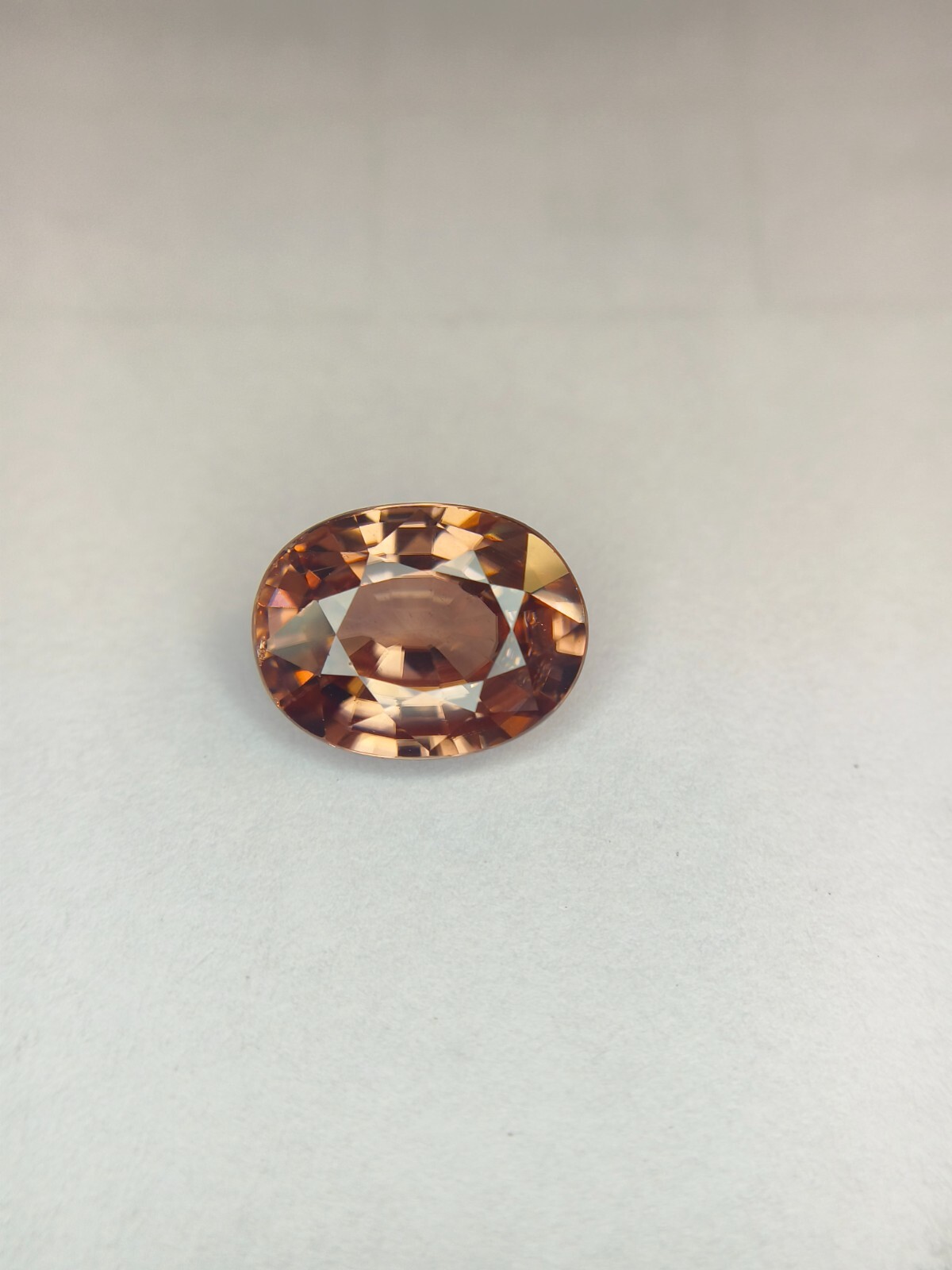 5.60 cts A BEAUTIFUL BROWN ZIRCON WITH PERFECT OVAL SHAPE WITH GOOD LUSTER !