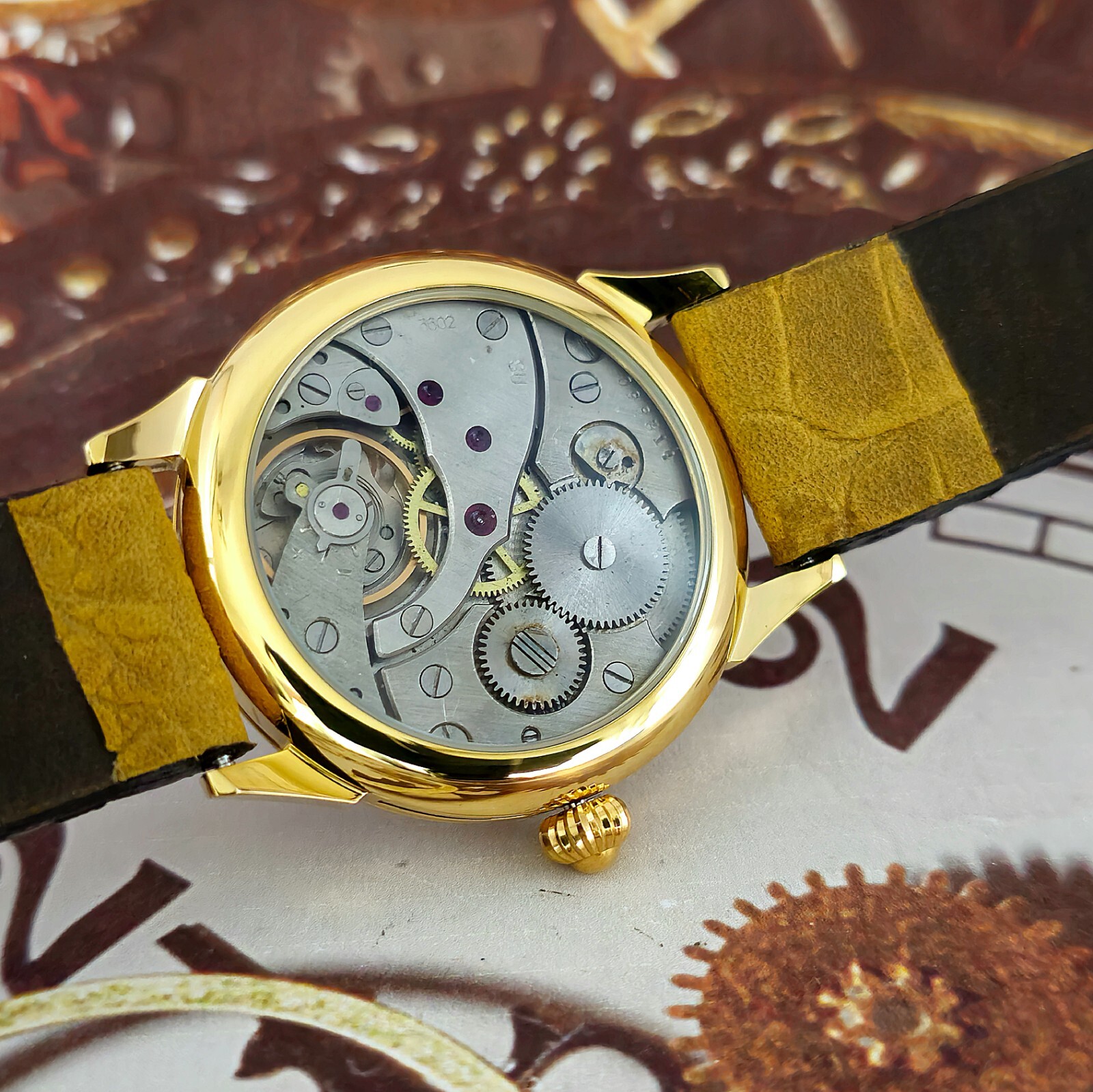 Watch USSR MARRIAGE Rare Dial Men’s mechanism MOLNIJA 18 Jewels 3602