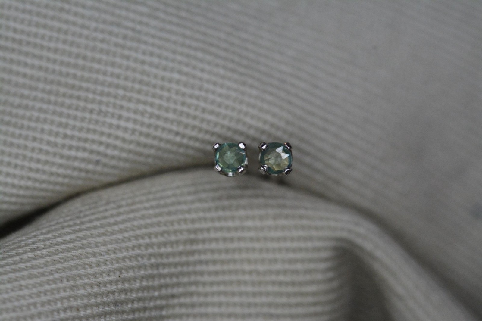 Tiny 0.11ct Alexandrite Stud Earrings Genuine Earth Mined Gems Natural AE7