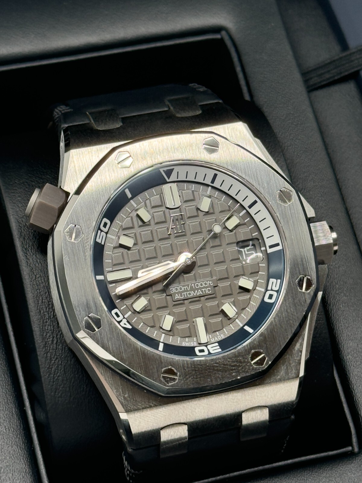 Audemars Piguet Royal Oak Offshore Diver MINT 2024 Complete Set Gray Dial