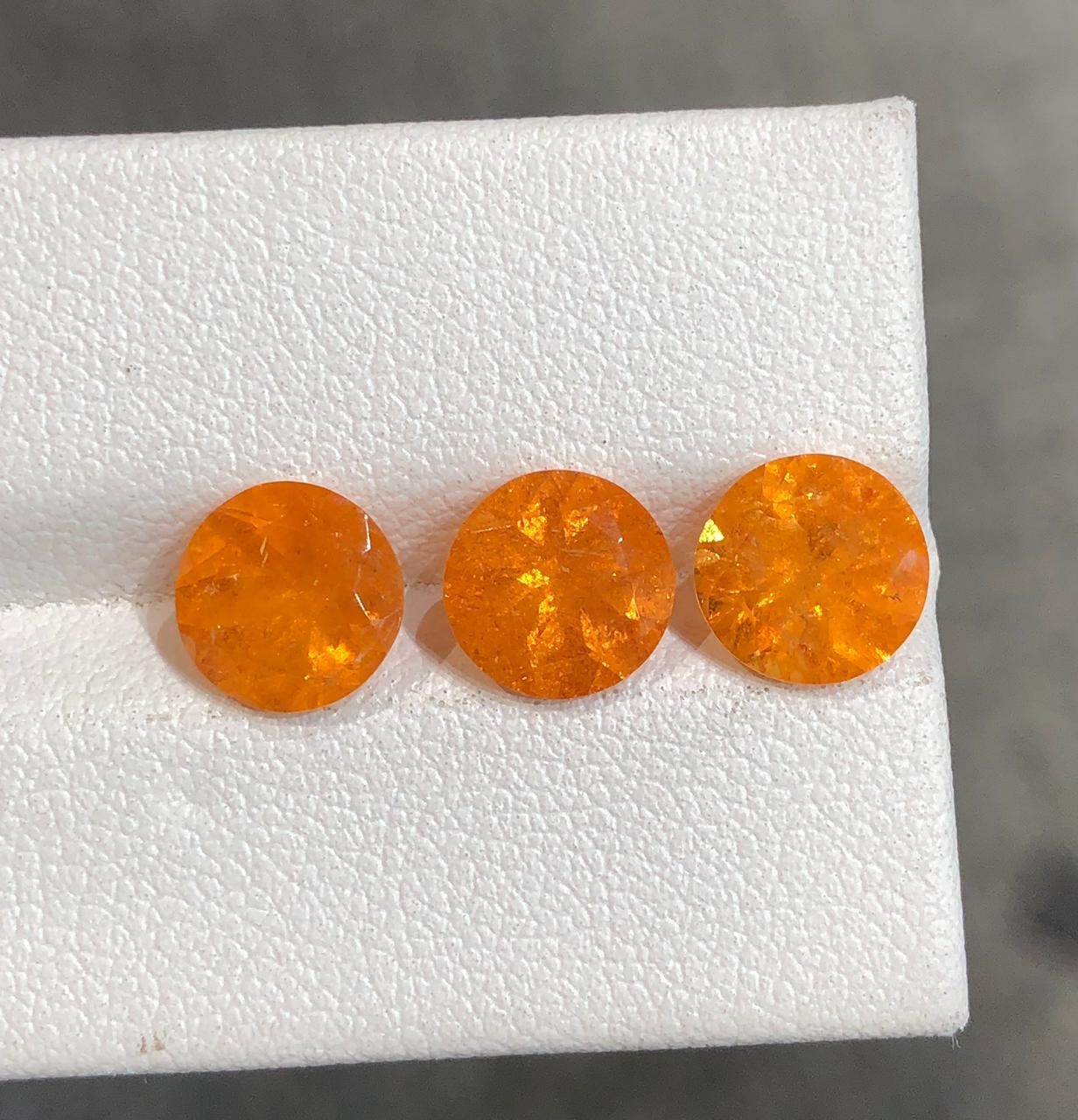 7.69 carat Natural Spessartite Garnet for earrings with Round shape from Africa