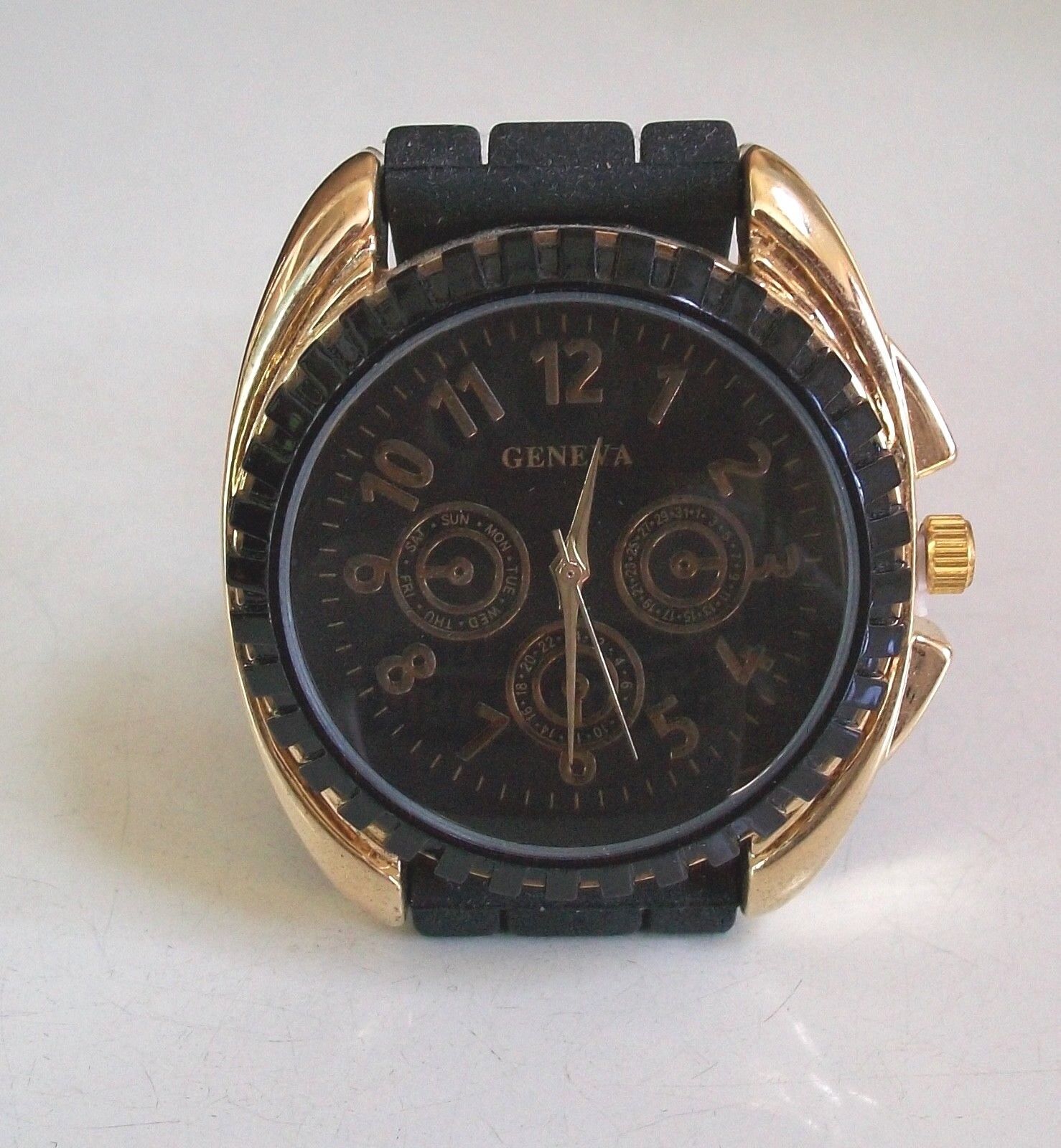 Women’s Pink, White, Green, Blue, Black, Orange, Beige Silicon Band Casual Watch