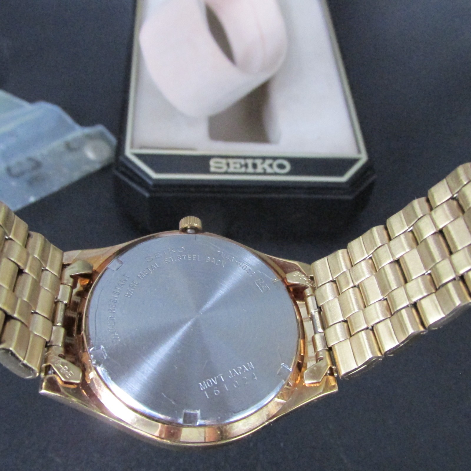 Seiko Railroad Wristwatch: Railroad Approved, 6 Emblems, Military Time & Date