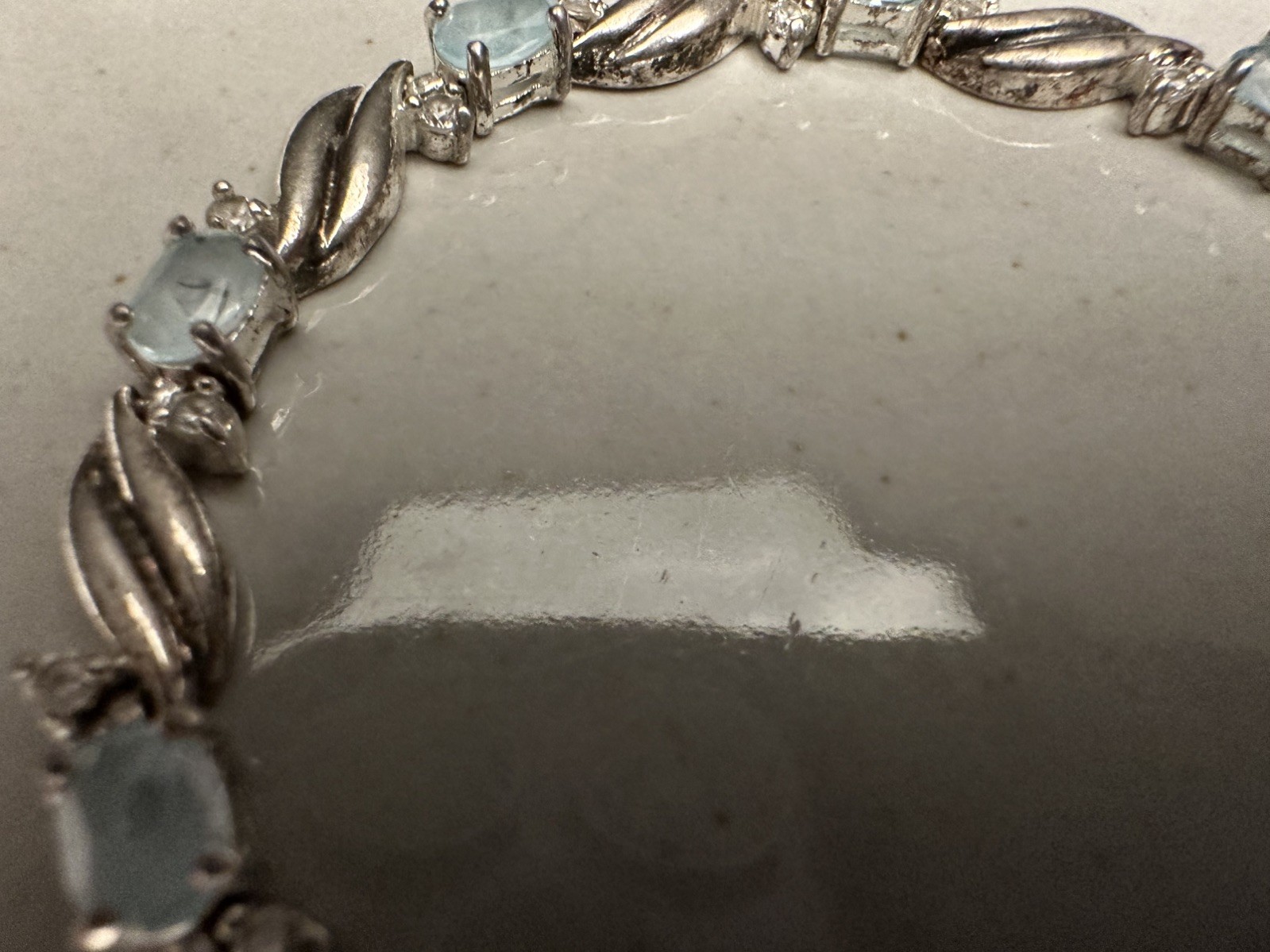 Silver Topaz Tennis Bracelet 8” great condition estate sale find