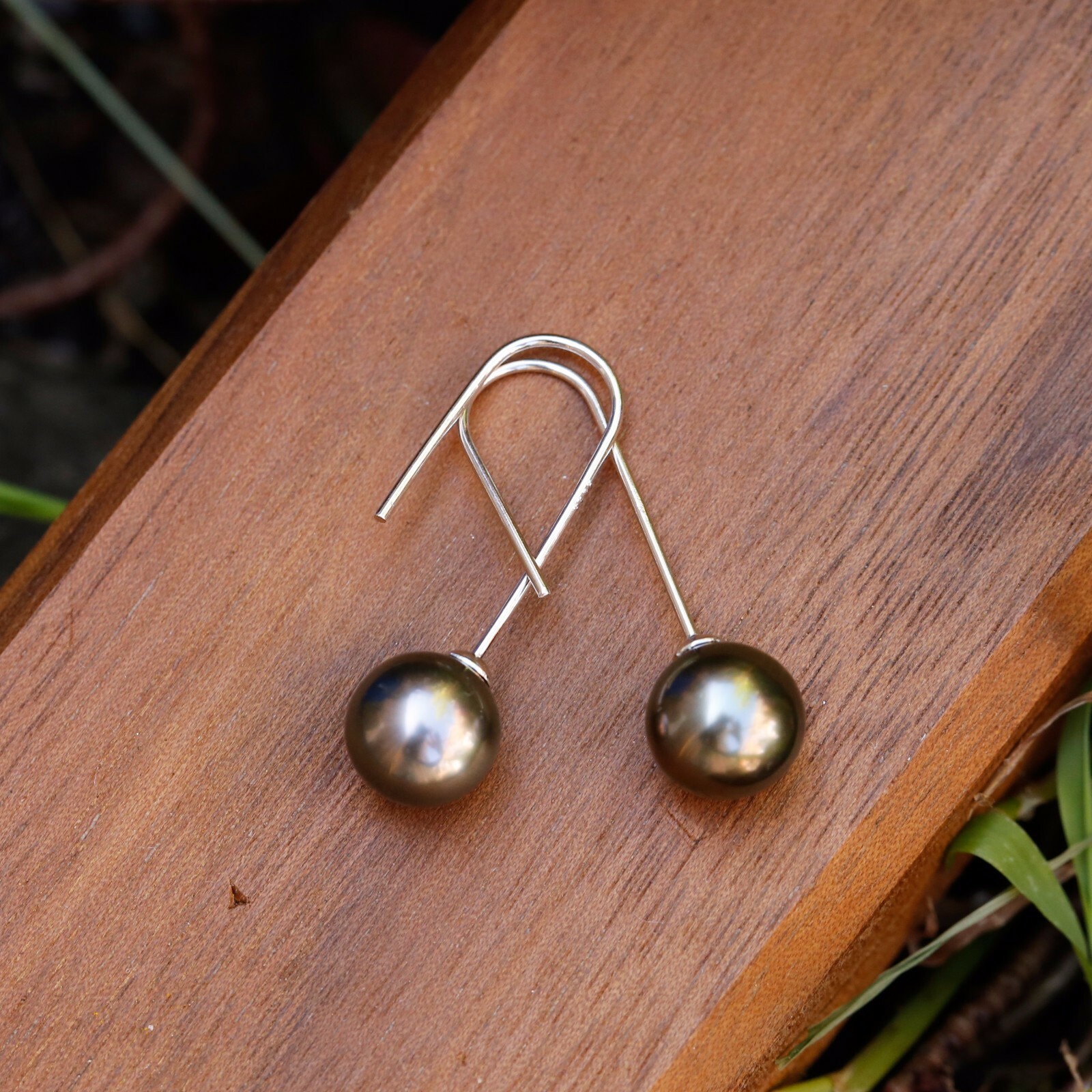 8.5~9mm Peacock Black Tahitian Pearl Sterling Silver Stylish Earring Dangle 28mm