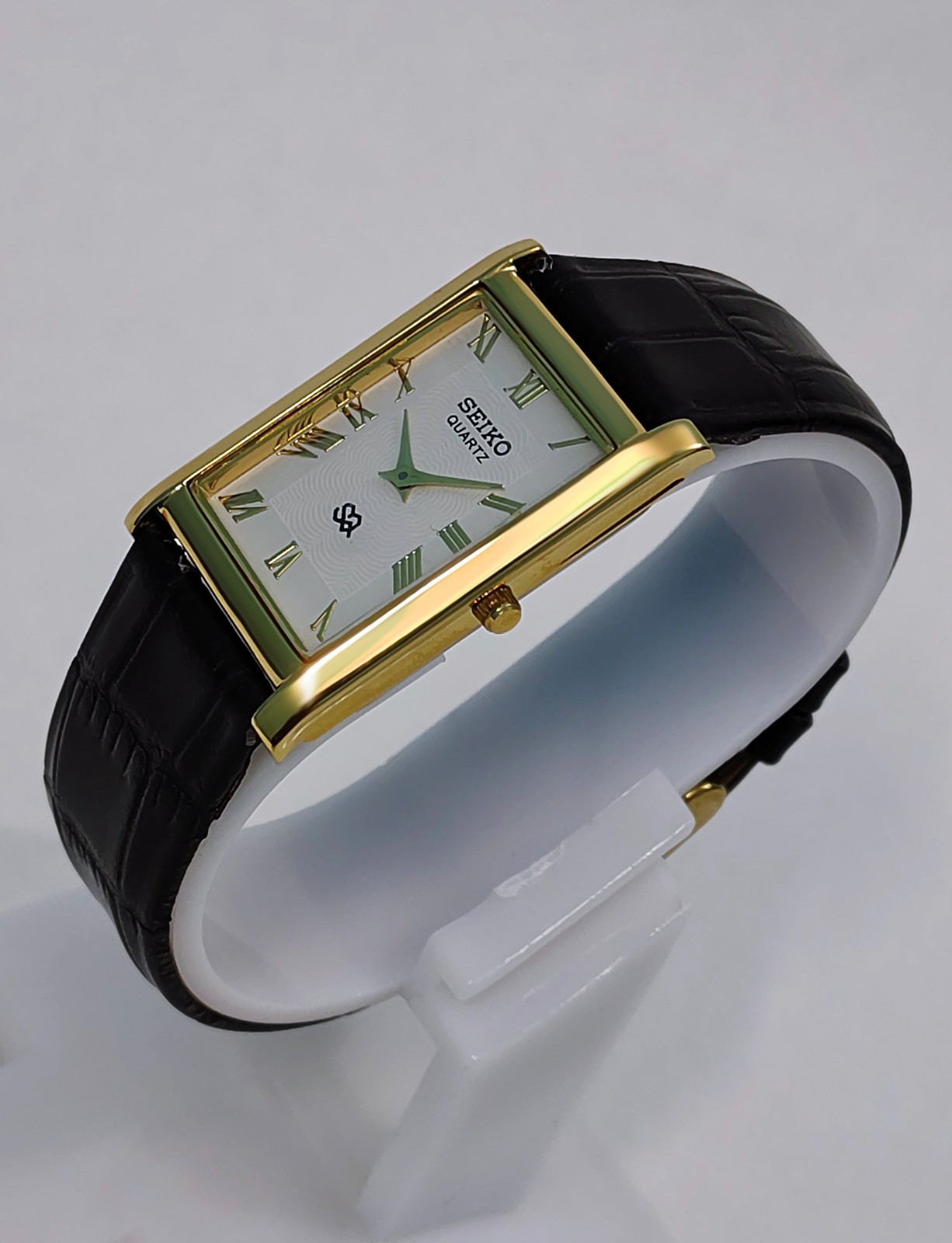 Vintage Style Seiko Tank White Dial Slim Unisex 27mm Wristwatch