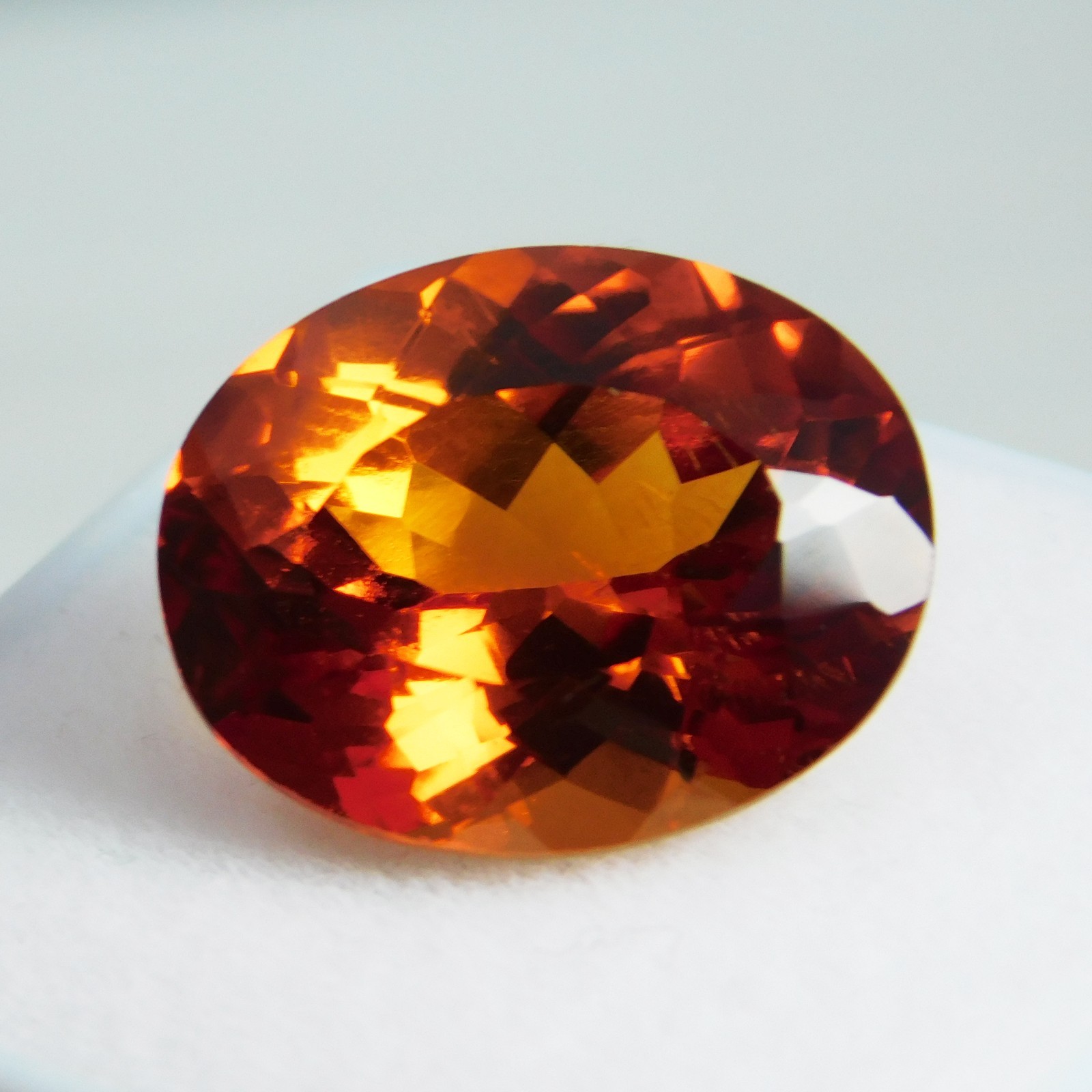 11.70 CT – AAA Natural Medagascar Orange Umba Sapphire Oval Cut Loose Gemstone