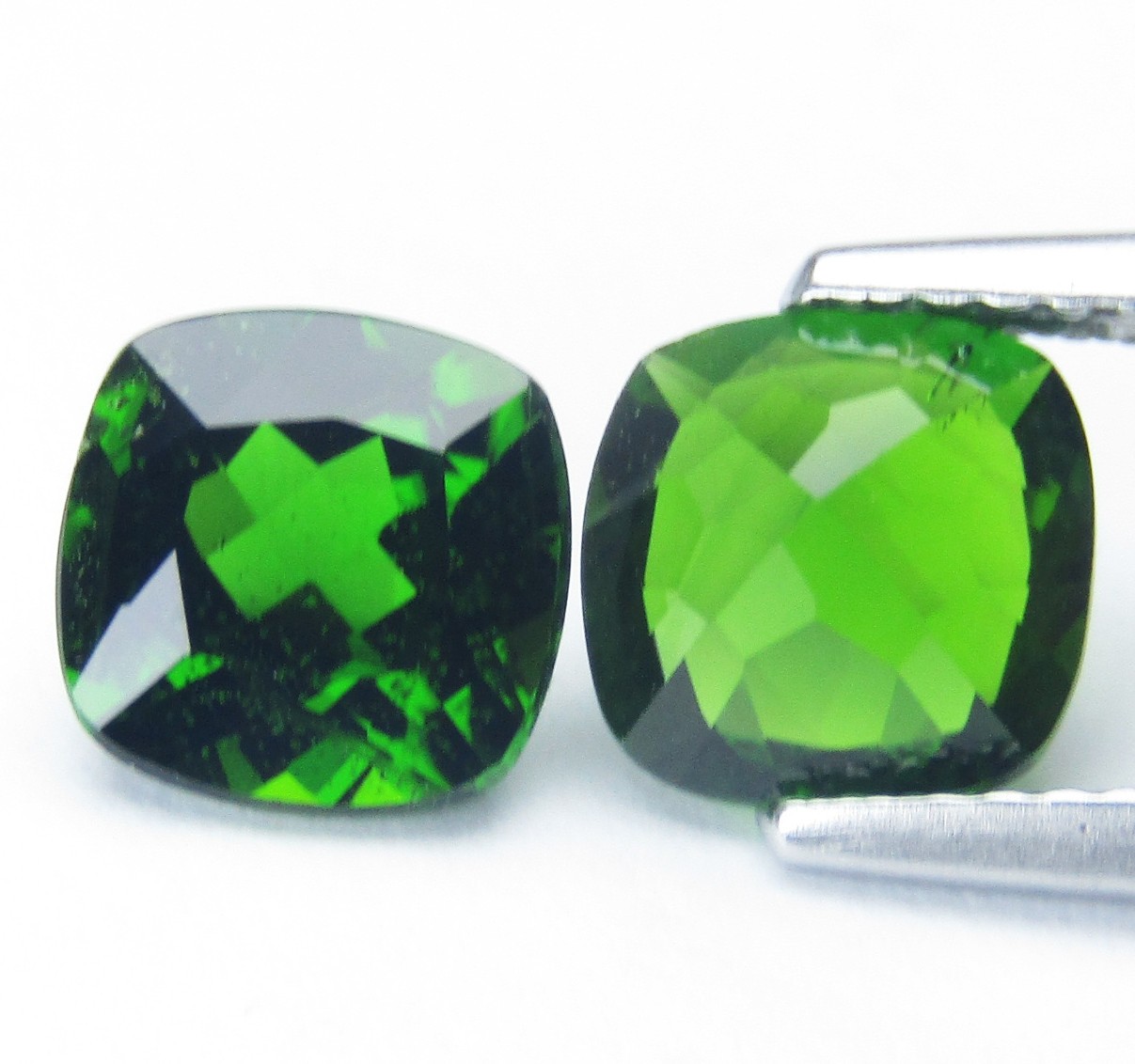 3.19Cts Elegants Green Natural Chrome Diopside 7mm Cushion Shape Pair Gems