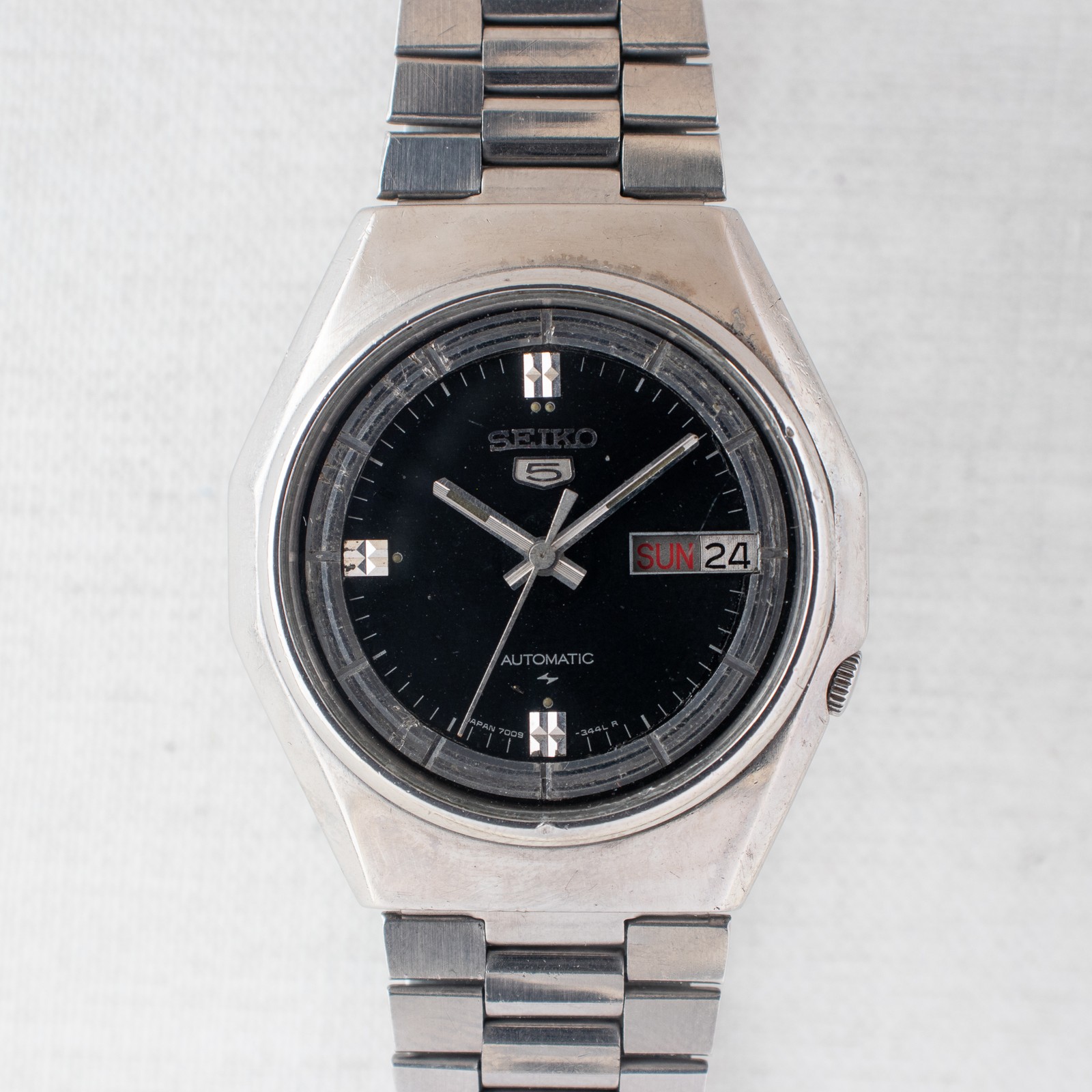Seiko 5 Auto 7009-8830 Watch Black Dial Silver Accents Arabic/English Days