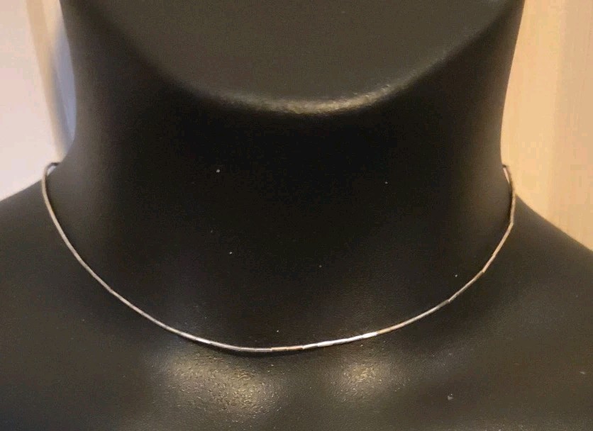 Solid 925 Sterling Silver 1mm Thin Italian Round Snake Chain Necklace.