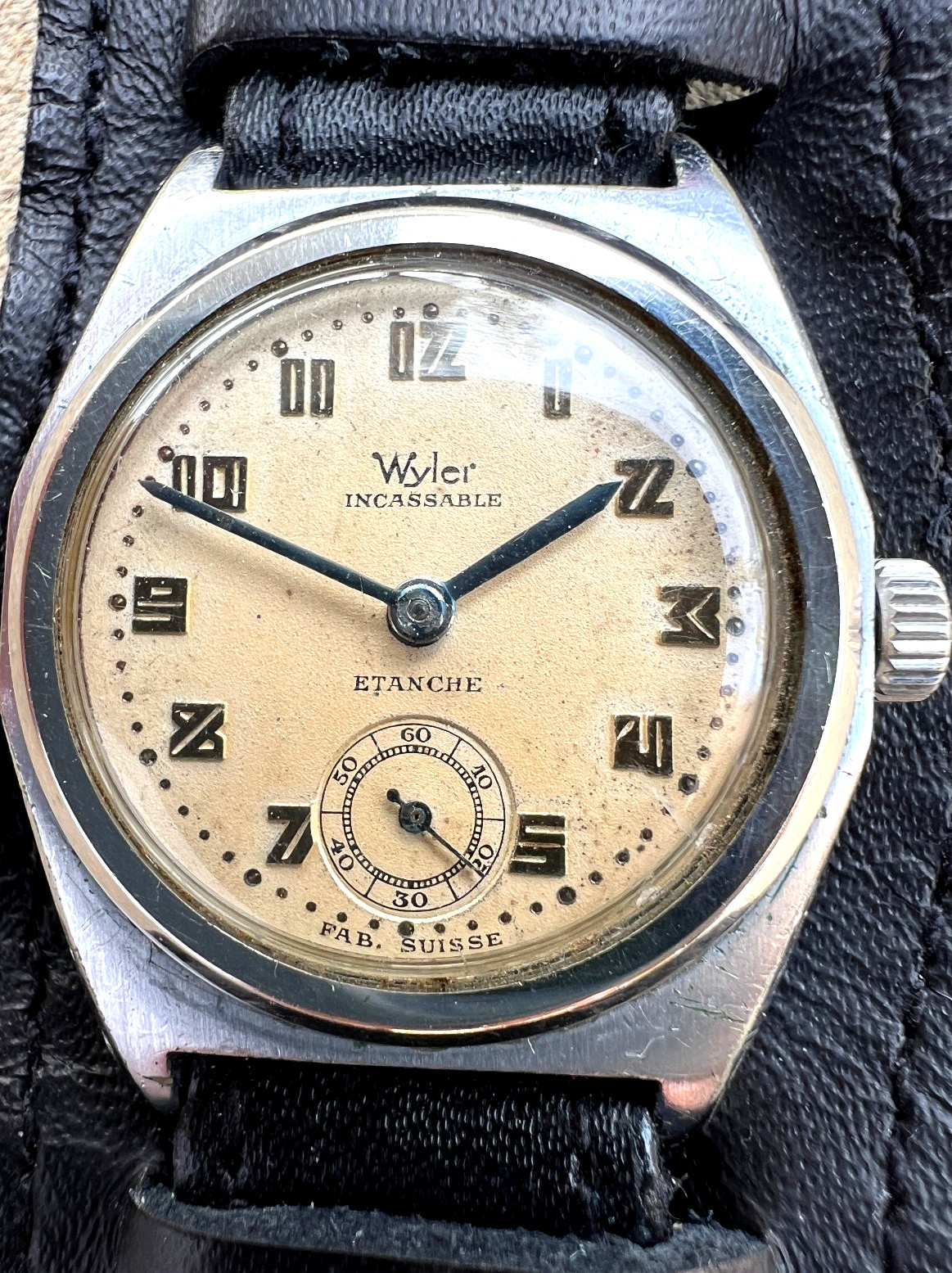 Vintage Wyler rare ww2 Military Etanche watch Deco numbers Tropical dial Works
