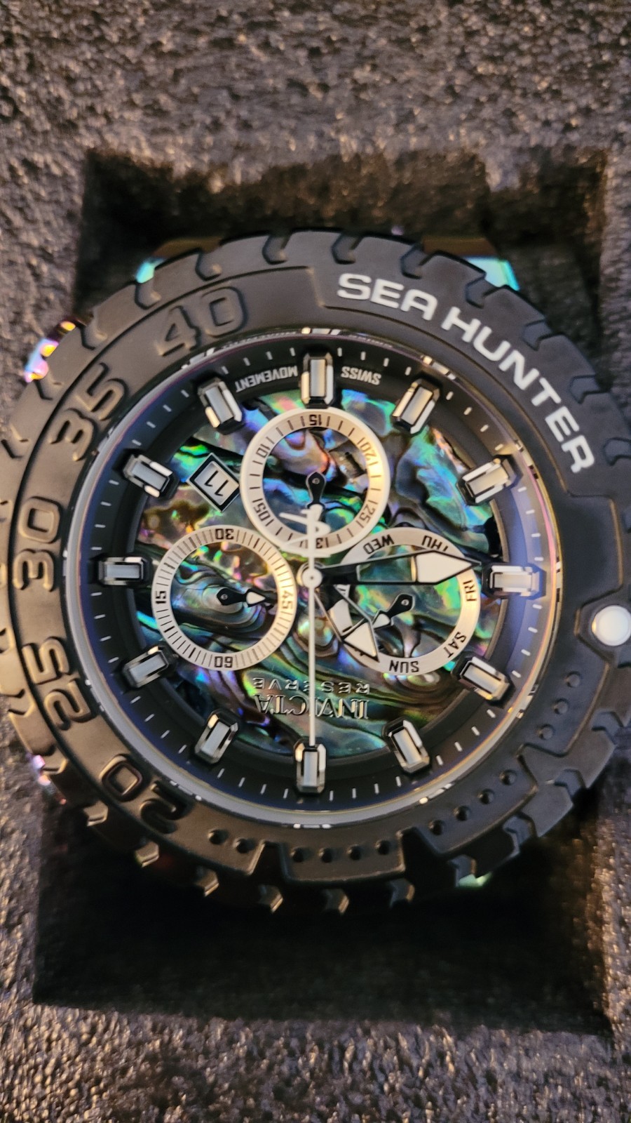 Invicta Sea Hunter Quartz Chronograph Diver Black Case/Strap MOP Dial. Reserve.