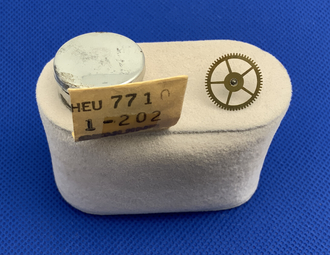 T Heuer 7710 202/49 Min Reg Wheel. Unbranded. 2-146 L