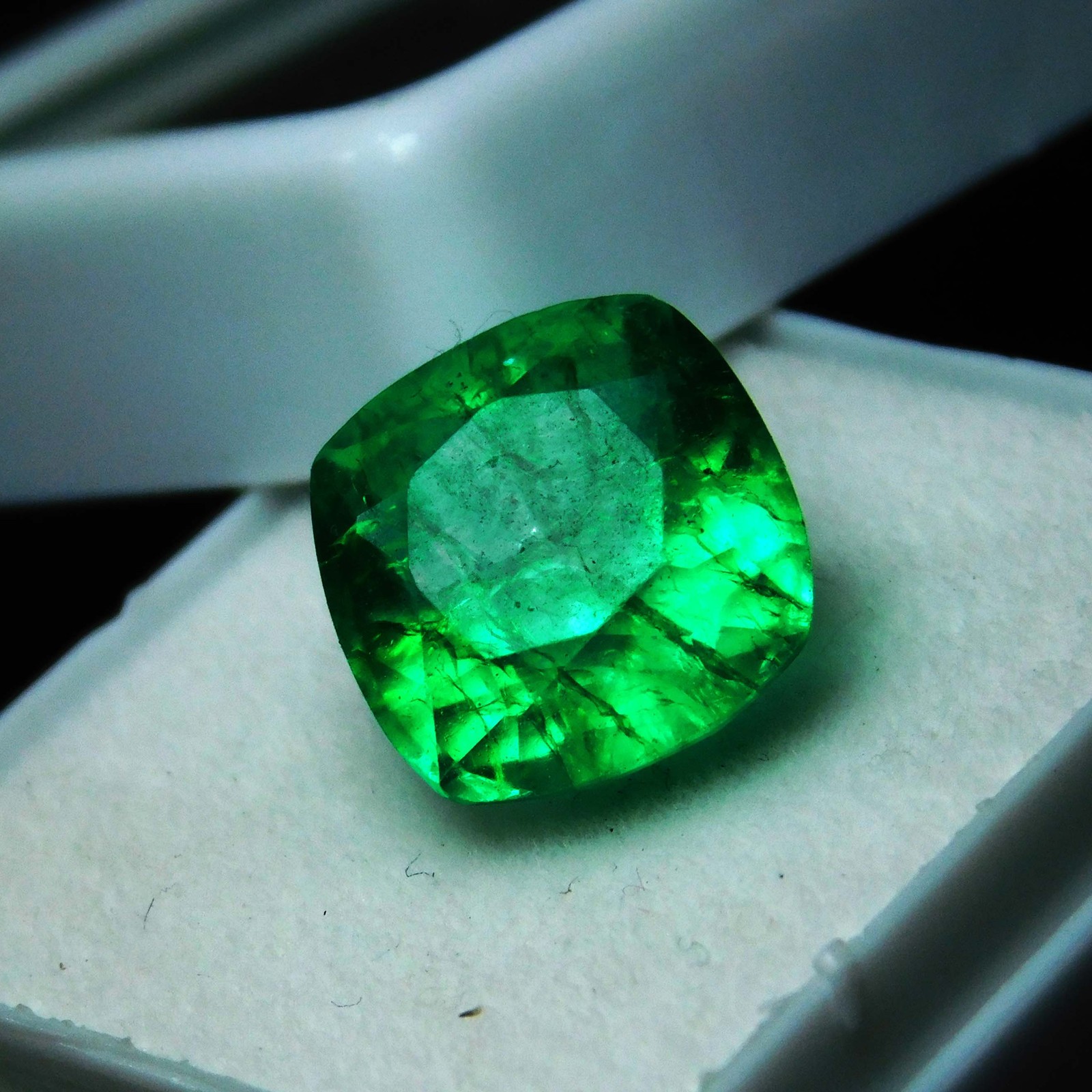 Natural Green Emerald 8 Ct CERTIFIED Colombia Square Cushion Cut Loose Gemstone