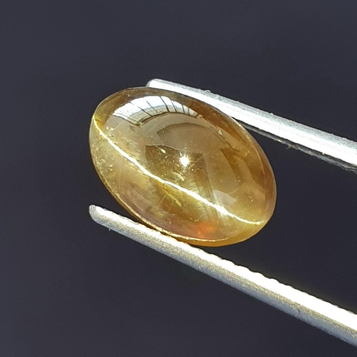 3.67 ct Sri Lankan Milk and Honey Chrysoberyl Cat’s Eye Unheated gemstone