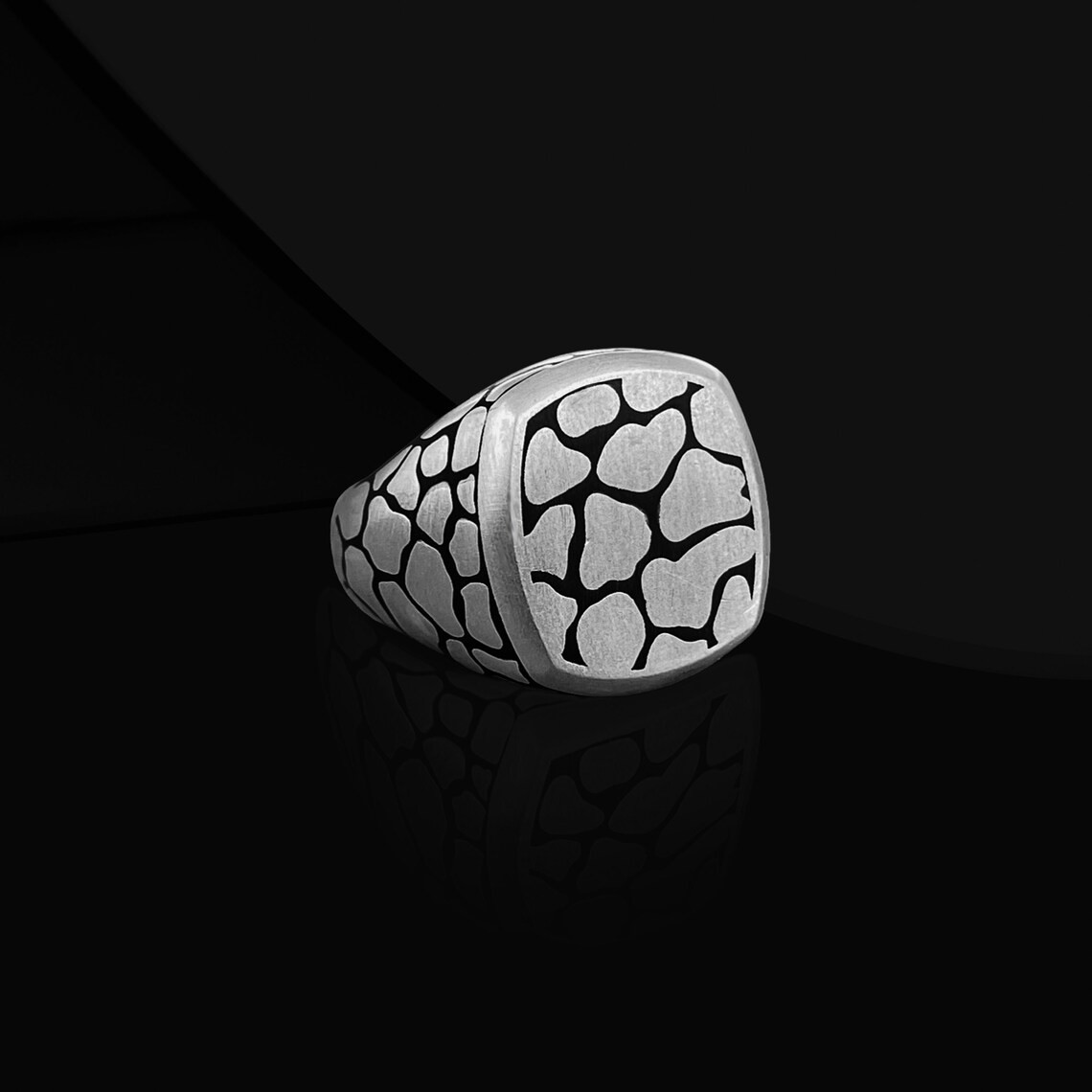 Gothic Snakeskin Signet 925 Sterling Silver Oxidized Ring Duty Free