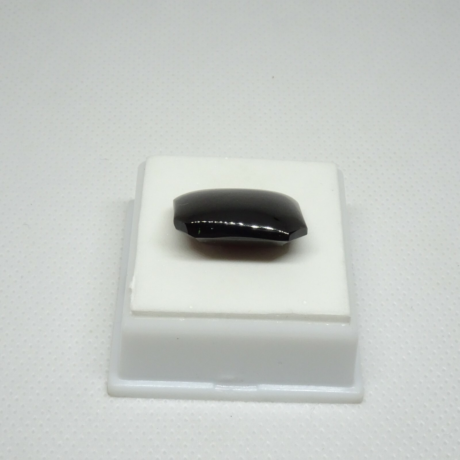 Garnet Cushion 27.0ct – Buff Top – 20x15mm – Garnet Loose Gemstone