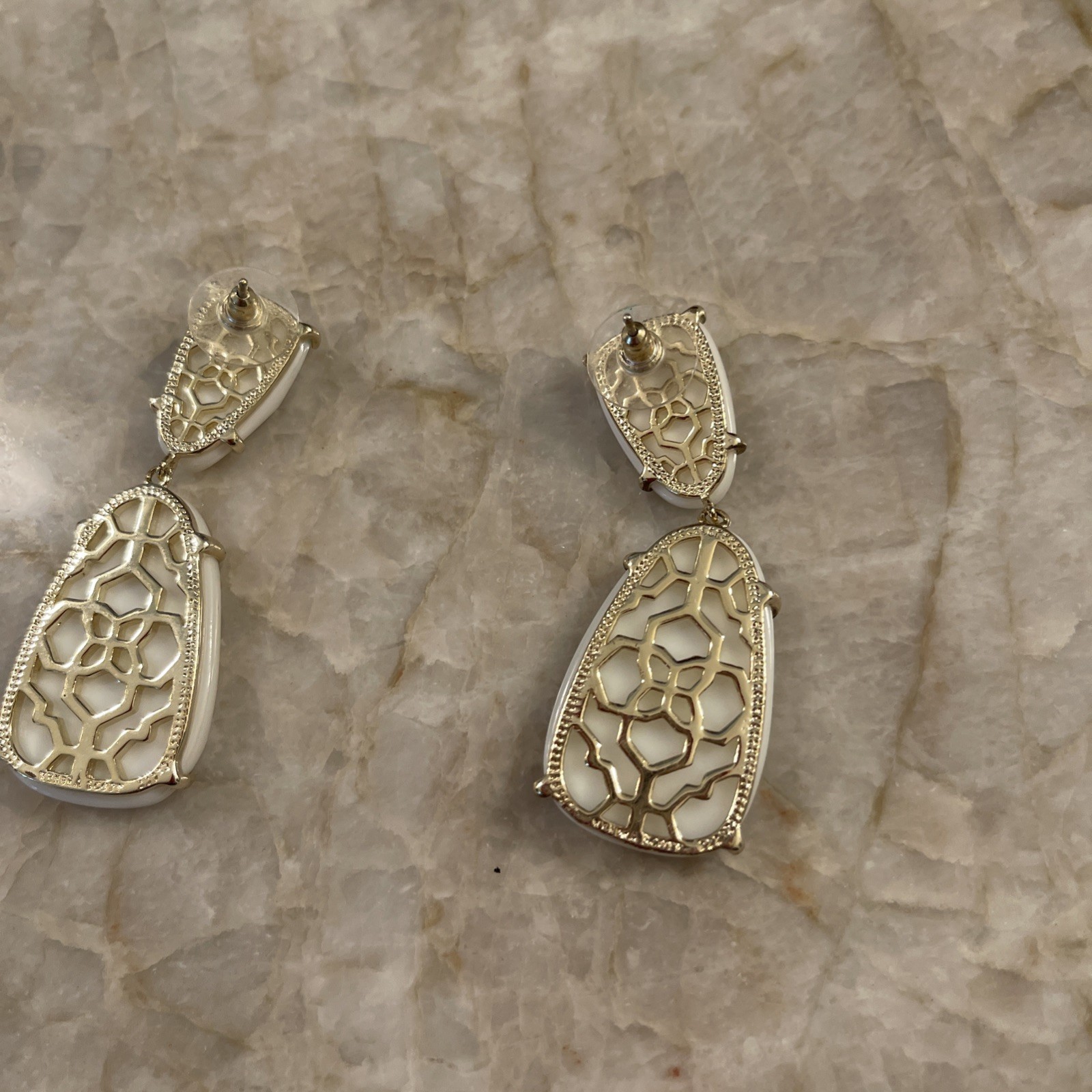 Kendra Scott Katie Statement Earrings White Iridescent in Gold Hardware