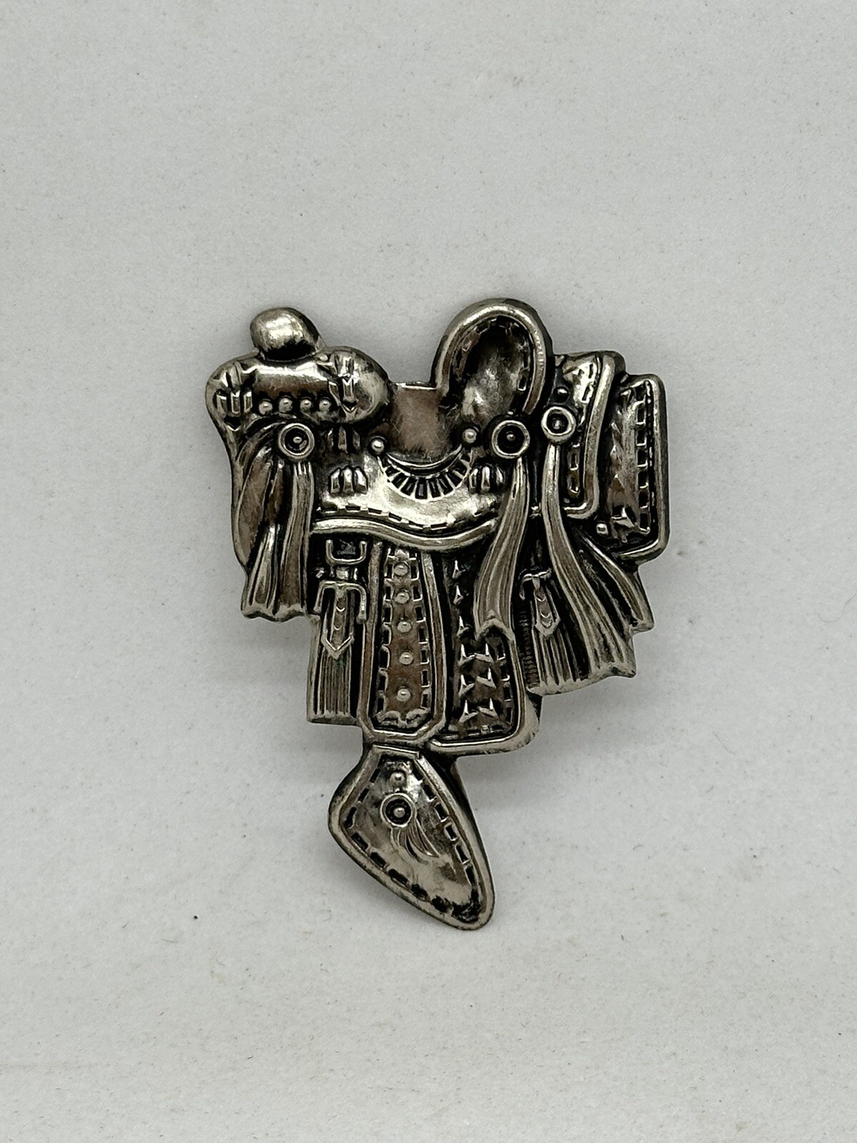 Vintage Horse Saddle Silver-Tone Brooch ~ Made in Japan ~ 2-1/8″ x 1-5/8″