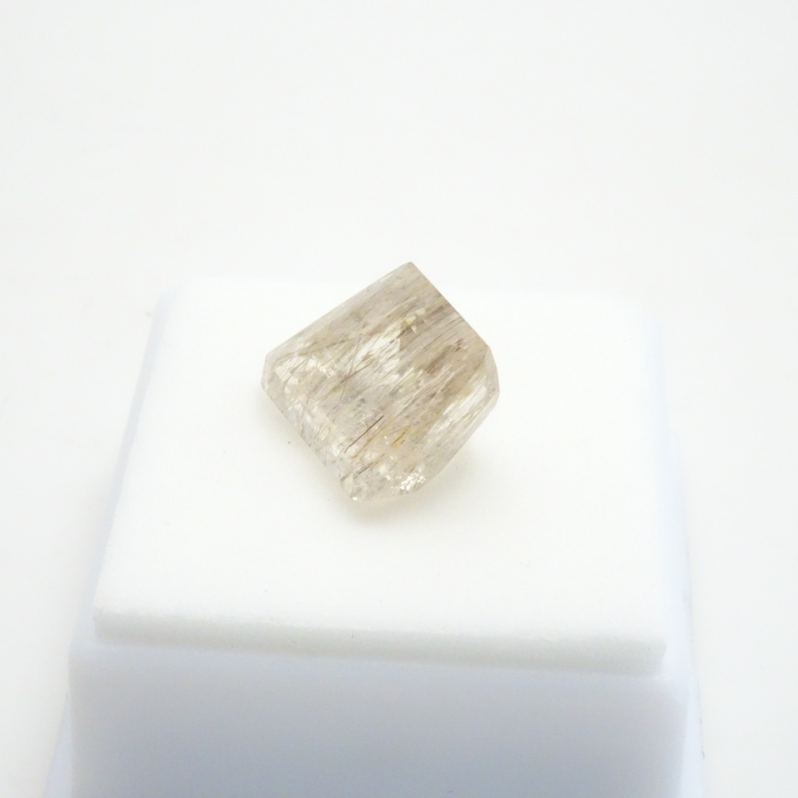 Gold Rutilated Quartz Specialty Zig Zag Cut – 9.55ct – 12x15mm – Loose Gemstone