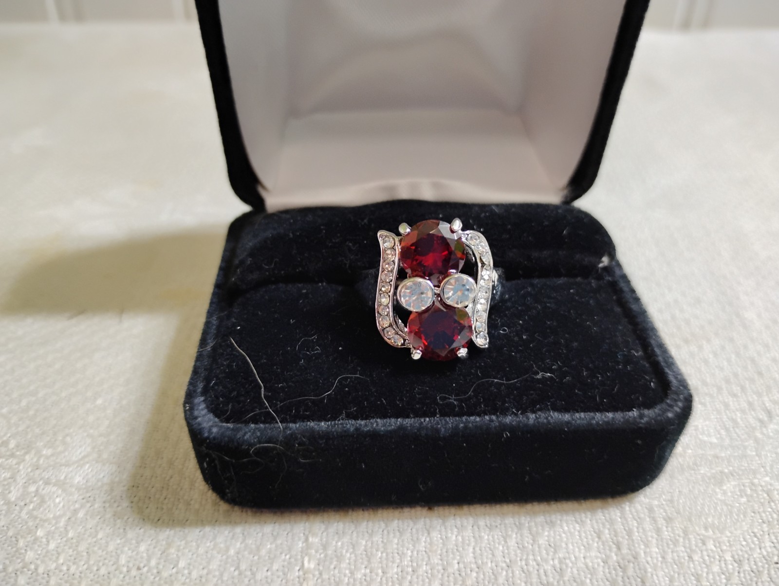 Vintage Silvertone Metal Clear & Blood Orange Crystal Ring Size 8