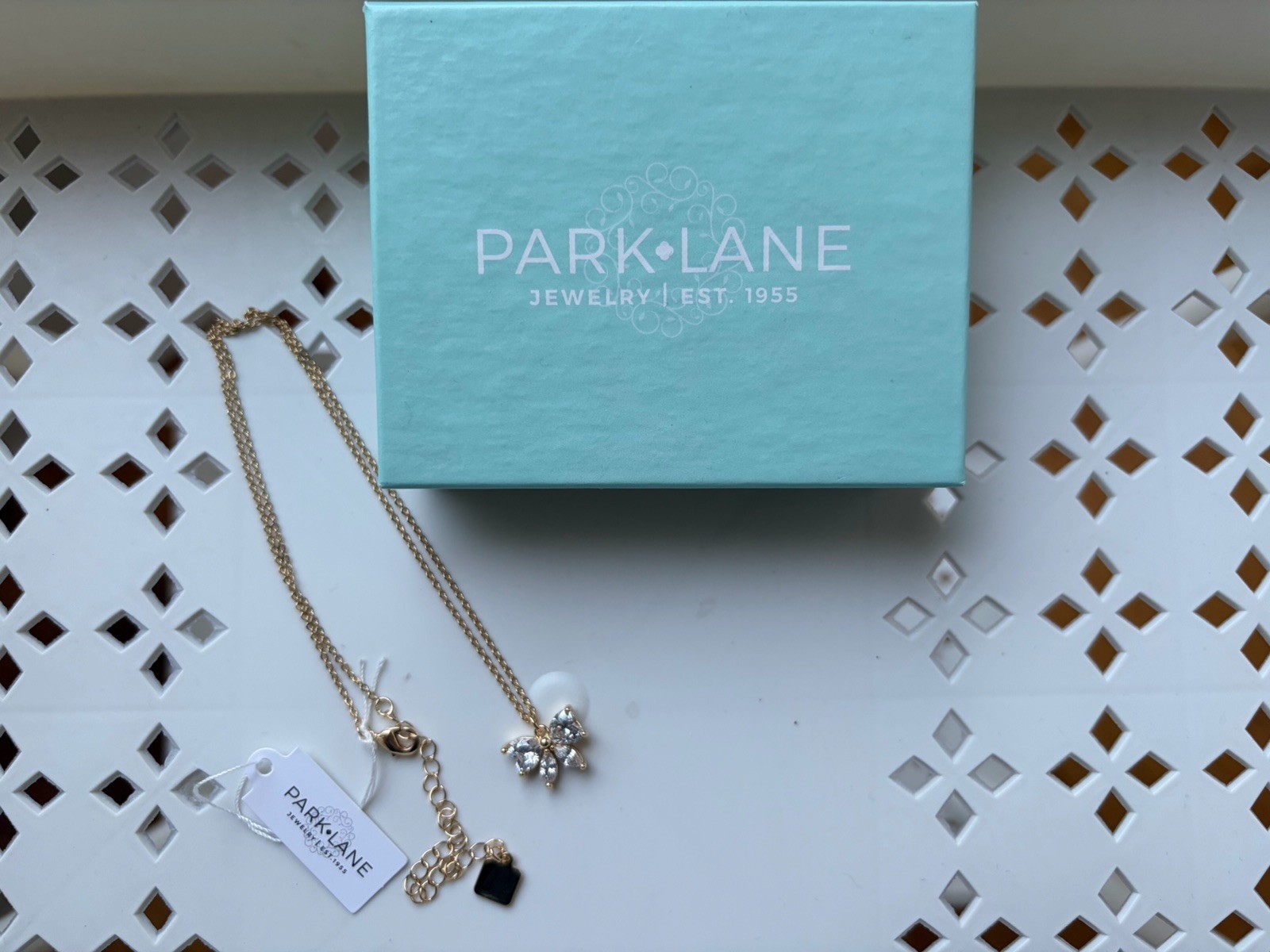 Park Lane Bow Necklace