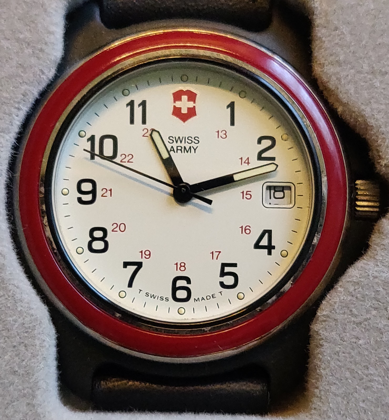 Marlboro Unlimited Swiss Army Watch Brand New In Box Needs Battery Never Used