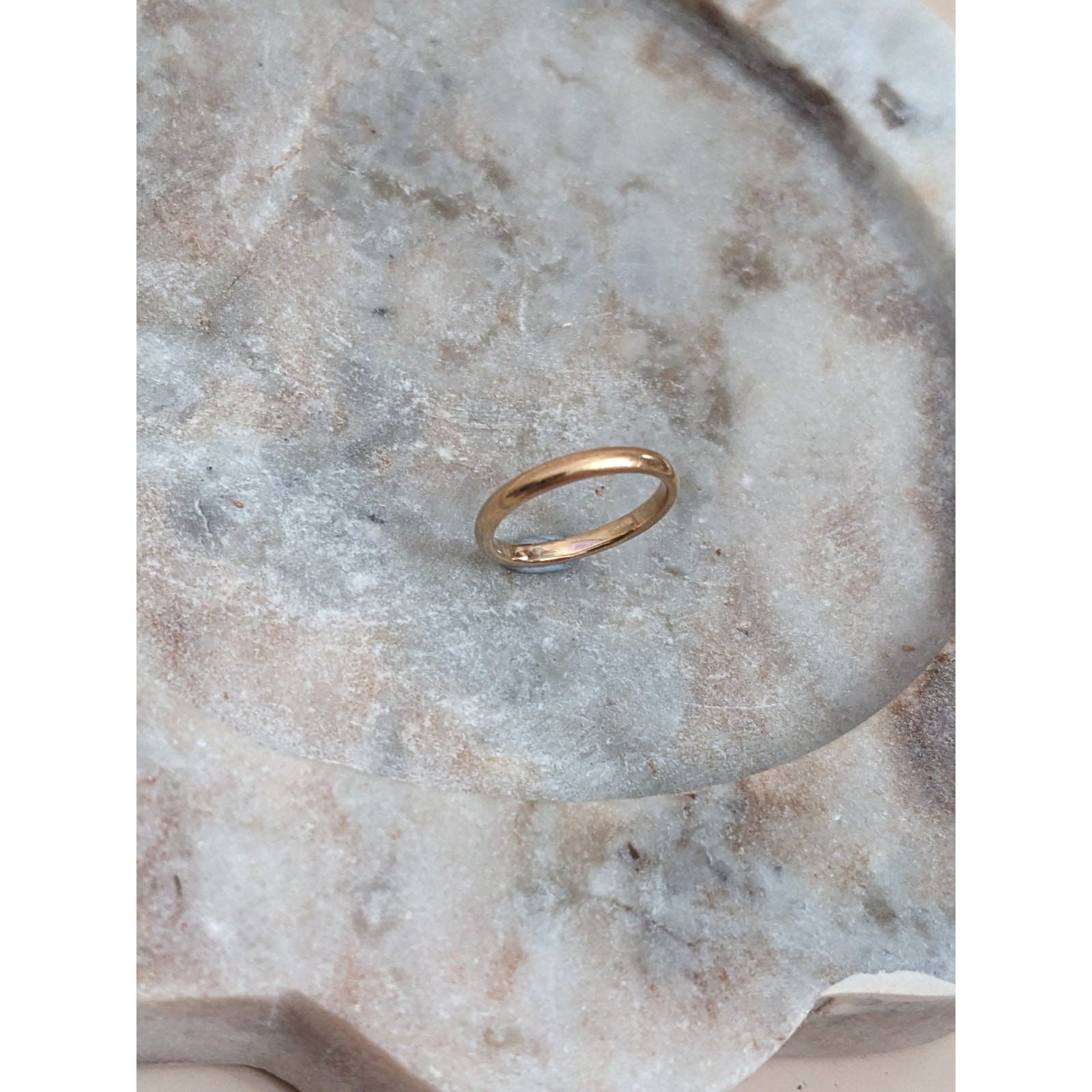 FLAW Vintage 14k Yellow Gold Art Carved Simple Wedding Band Ring Size 5.5