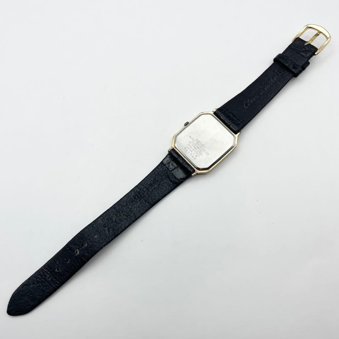 80s Vintage SEIKO Dolce 5P31-5C50 Gold Quartz Watch from japan