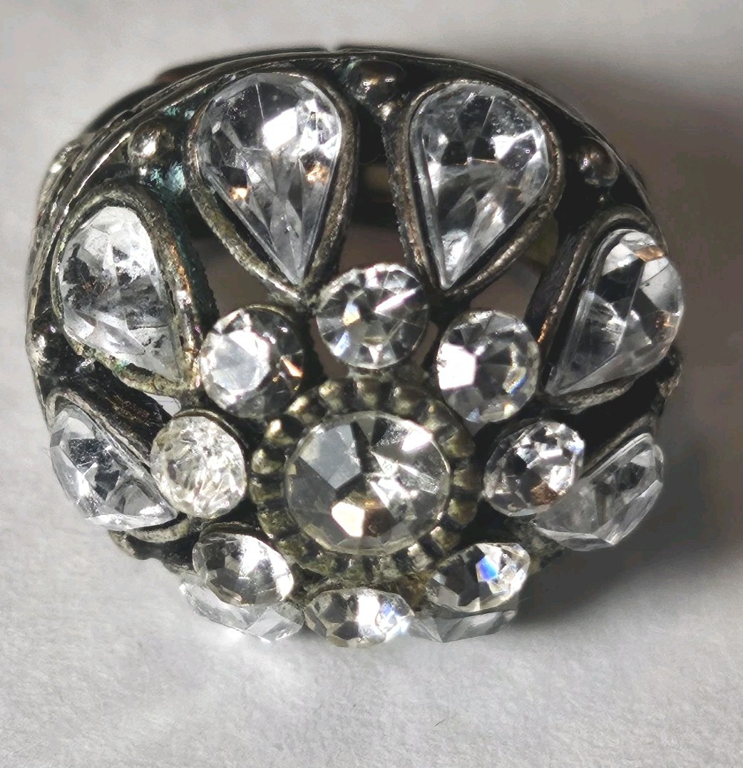 Vntg Cluster Dome Cocktail Ring Variable Size 6-9 Clear Rhinestone Brass Band