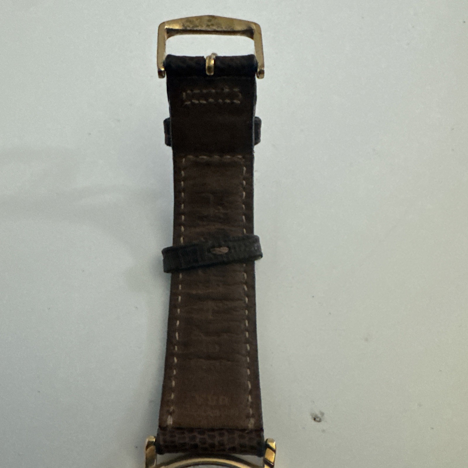 Movado Classic Ultra-Thin Dress Watch – Ref. 87-E4-0885 -Gold *UNWORN DISPLYED*