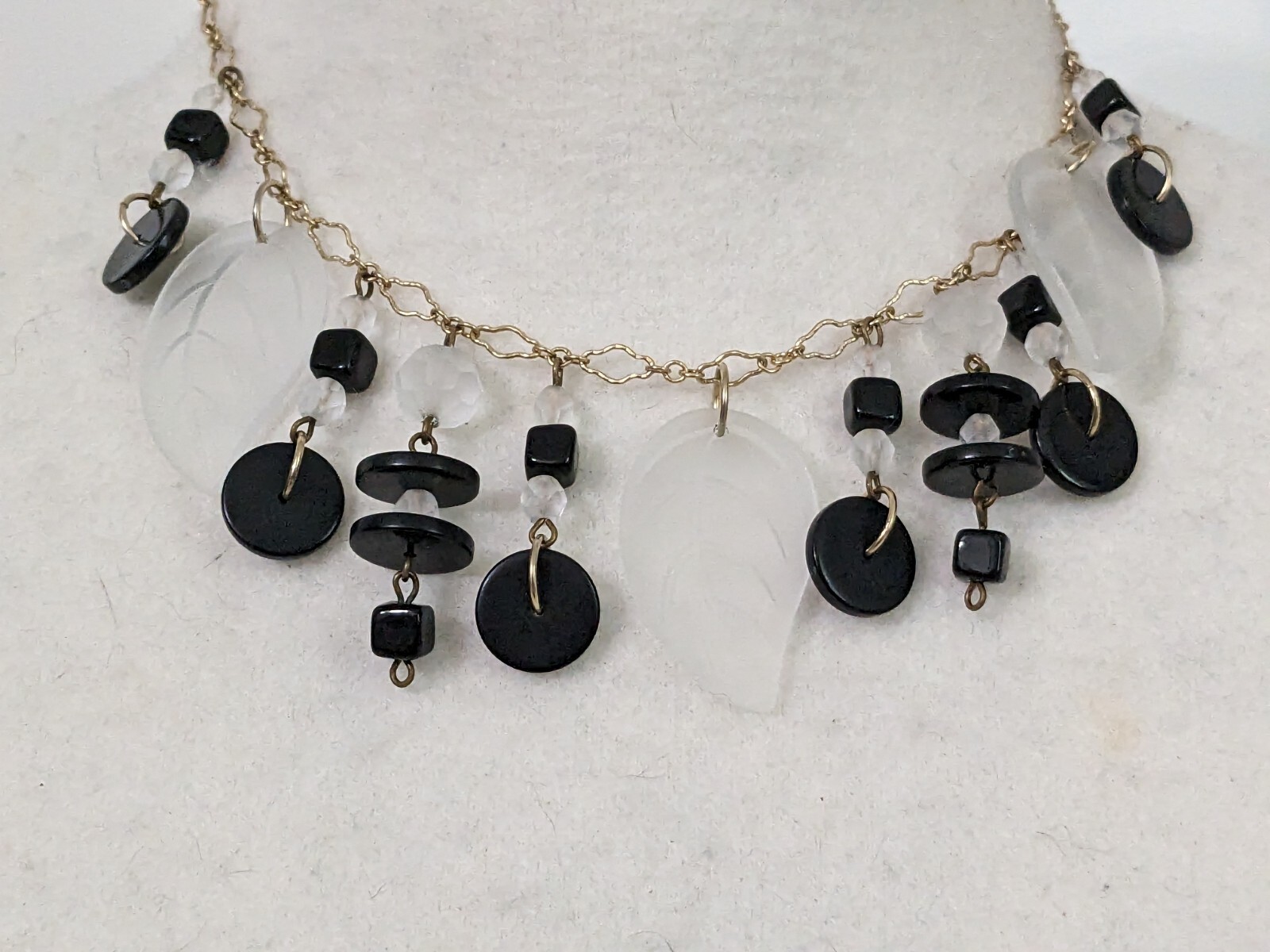 Unsigned 1/20 12K Gold plated chain Lucite leaves & beads Statement Necklace 16″
